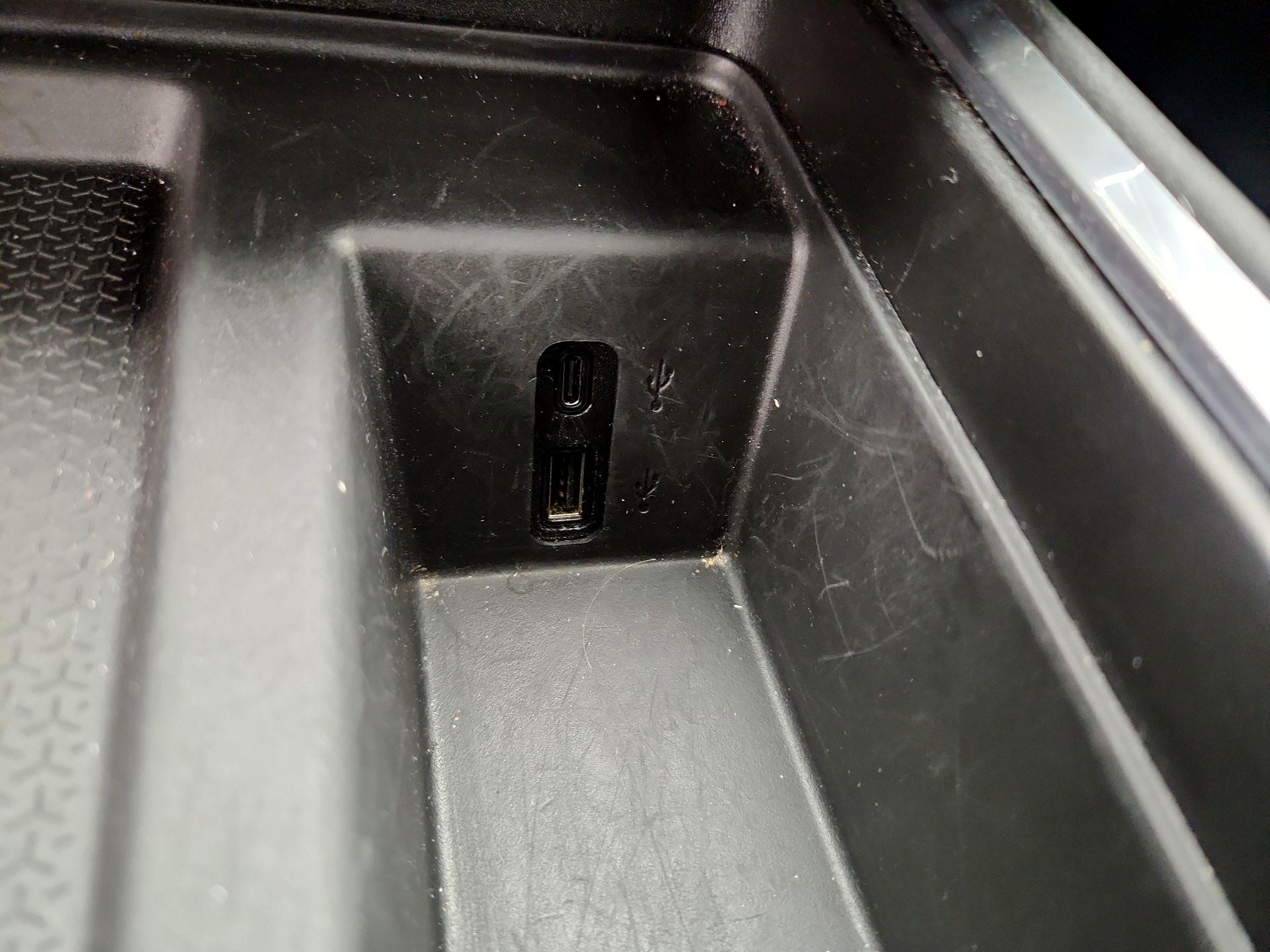 Thumbnail: 2025 GMC Acadia - 19