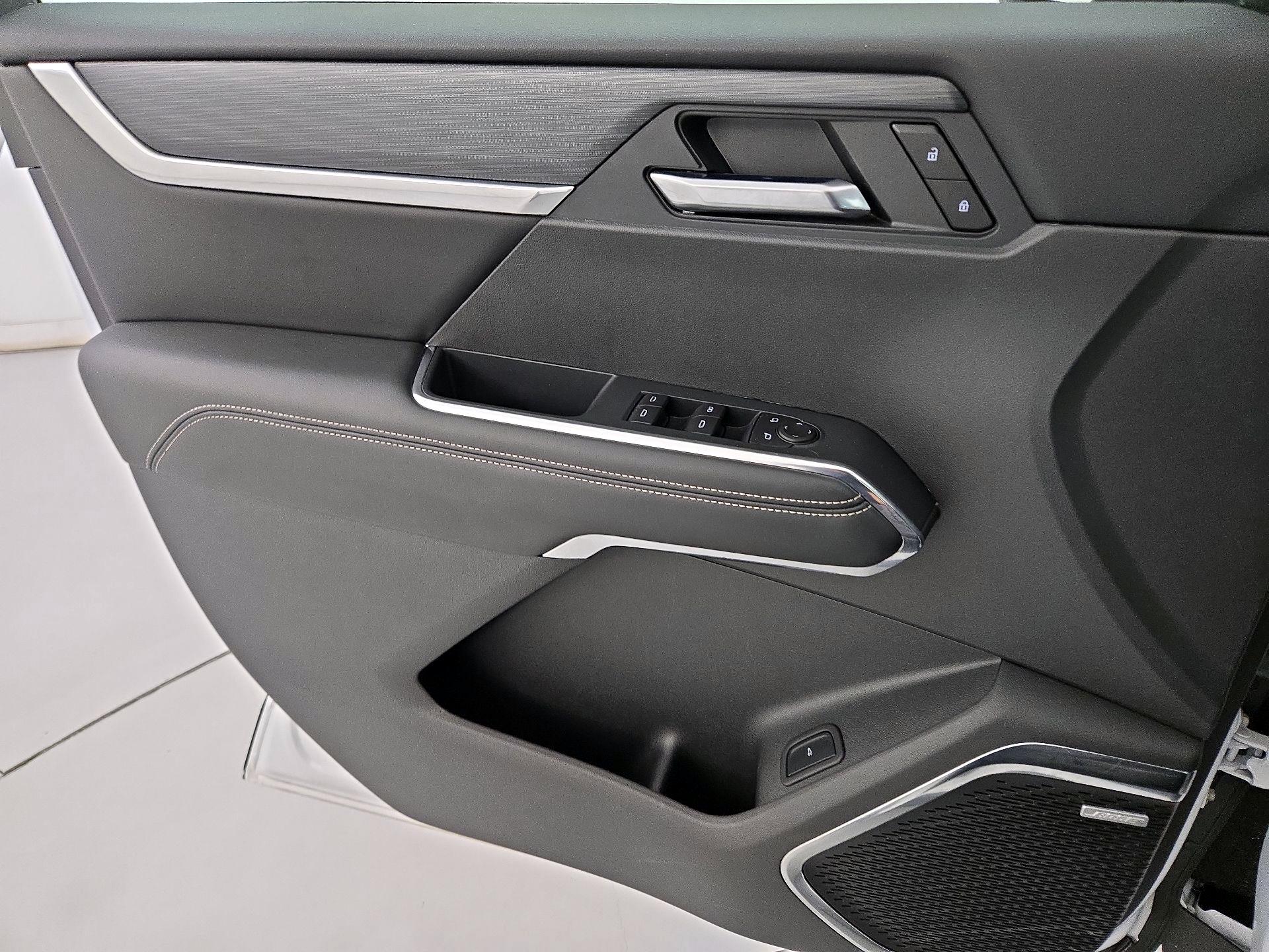 Thumbnail: 2025 GMC Acadia - 12