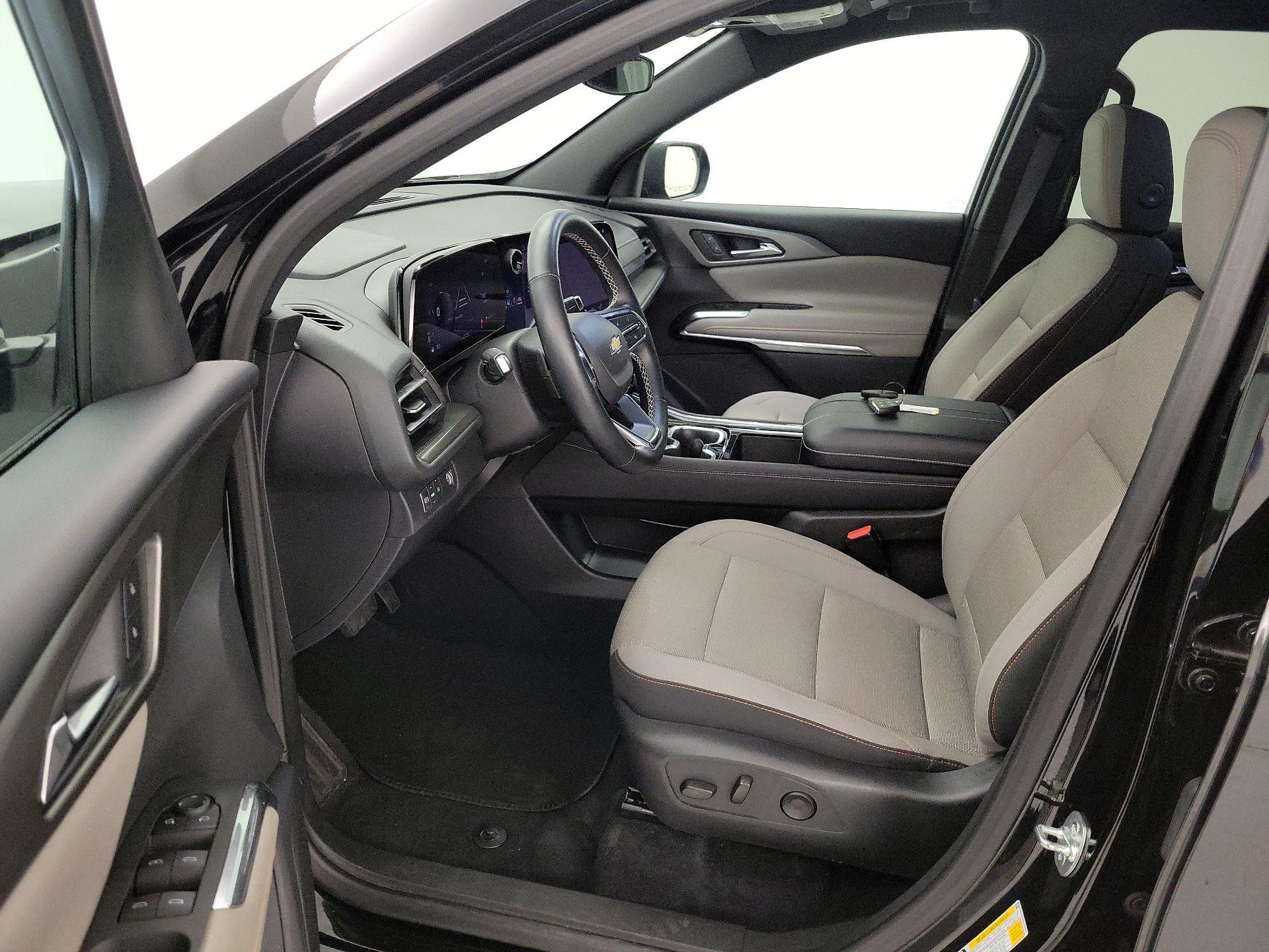 Thumbnail: 2025 Chevrolet Traverse - 11