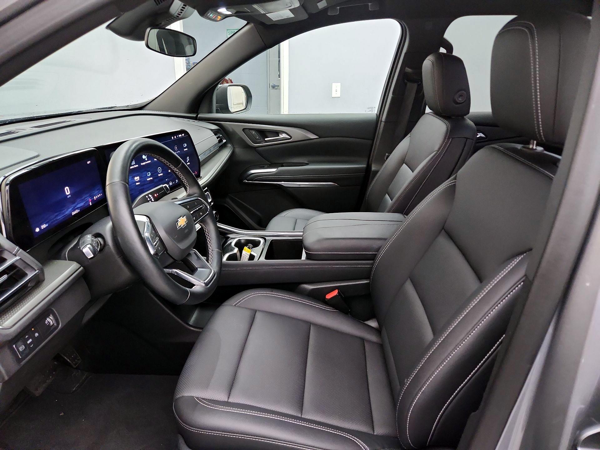 Thumbnail: 2025 Chevrolet Traverse - 11