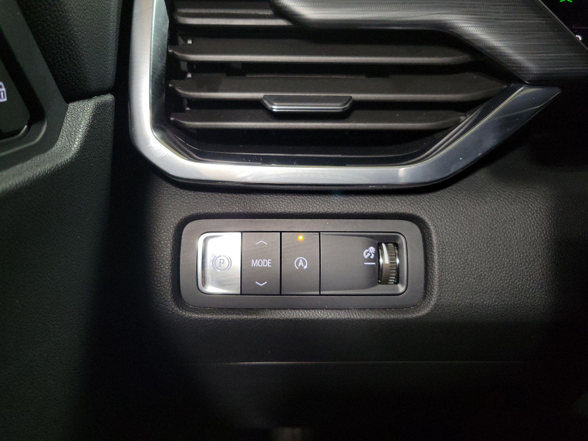 Thumbnail: 2025 GMC Acadia - 13