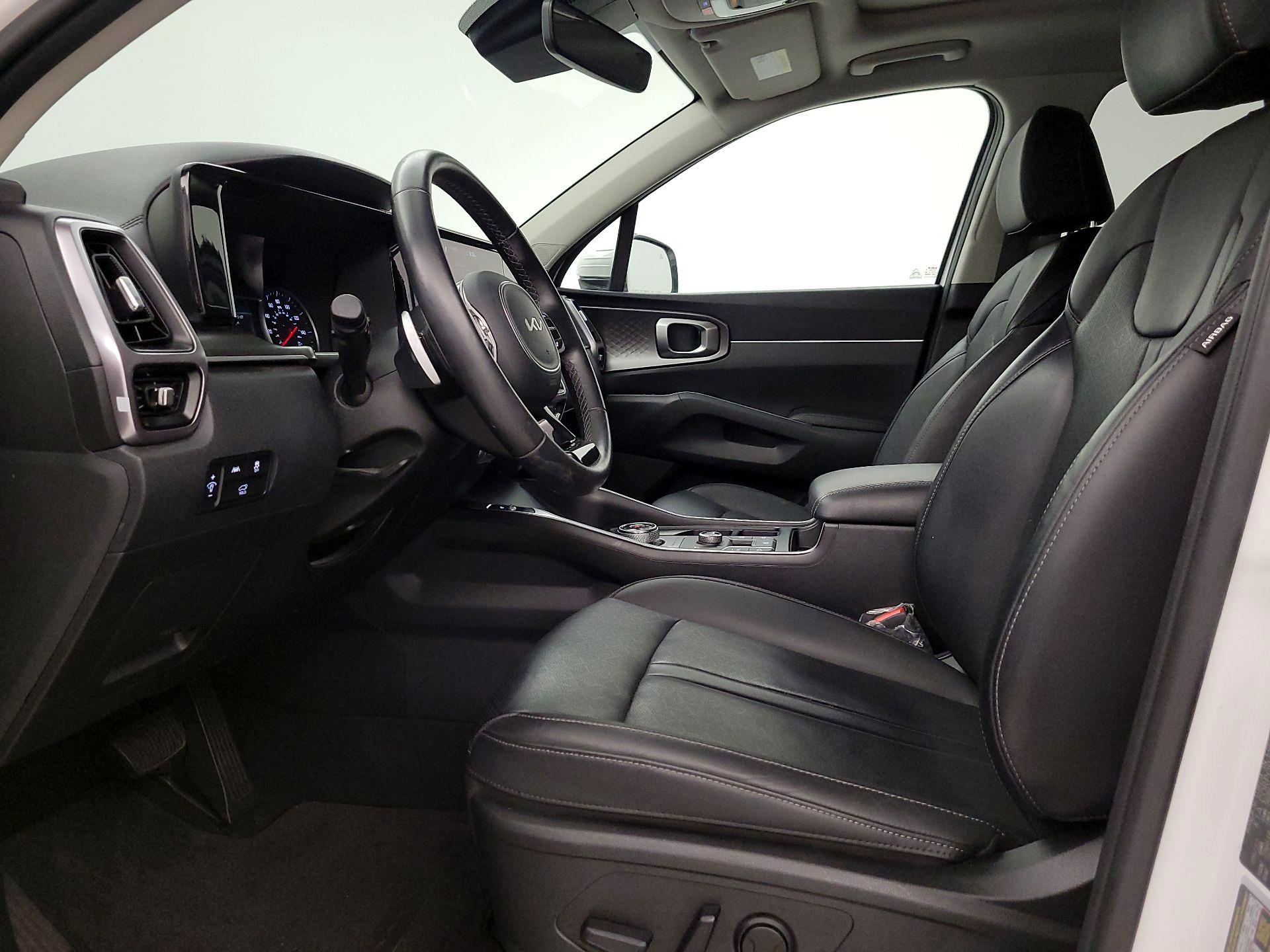 Thumbnail: 2023 Kia Sorento - 11