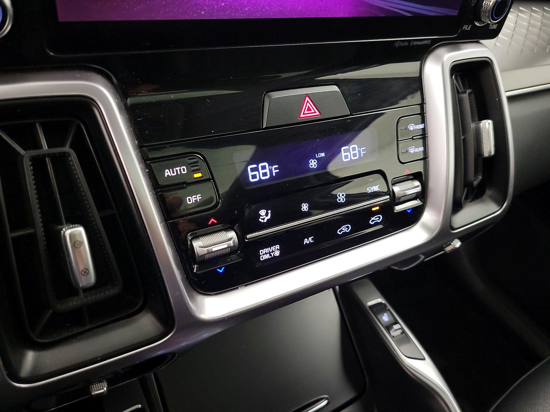 Thumbnail: 2023 Kia Sorento - 17