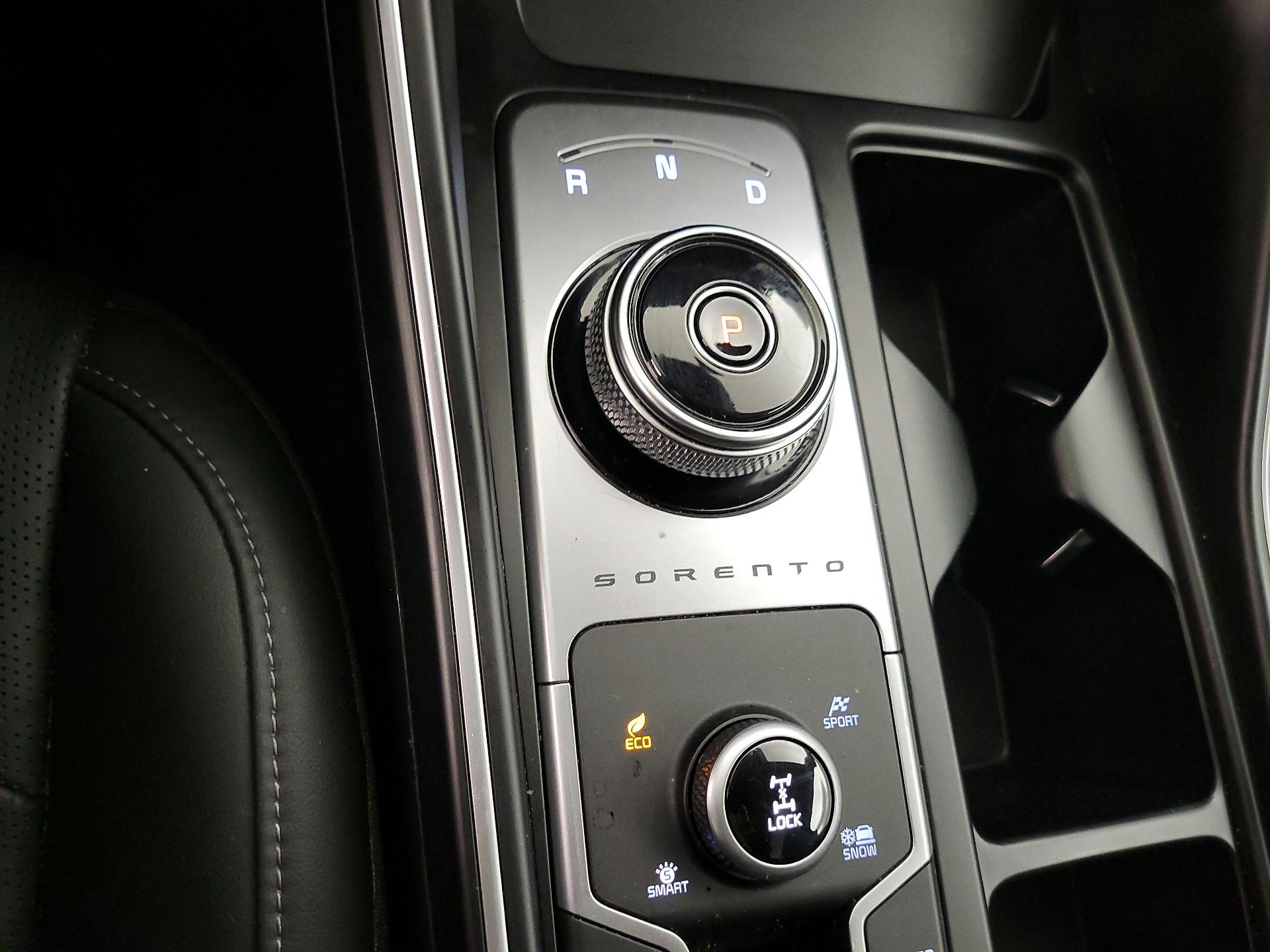 Thumbnail: 2023 Kia Sorento - 18