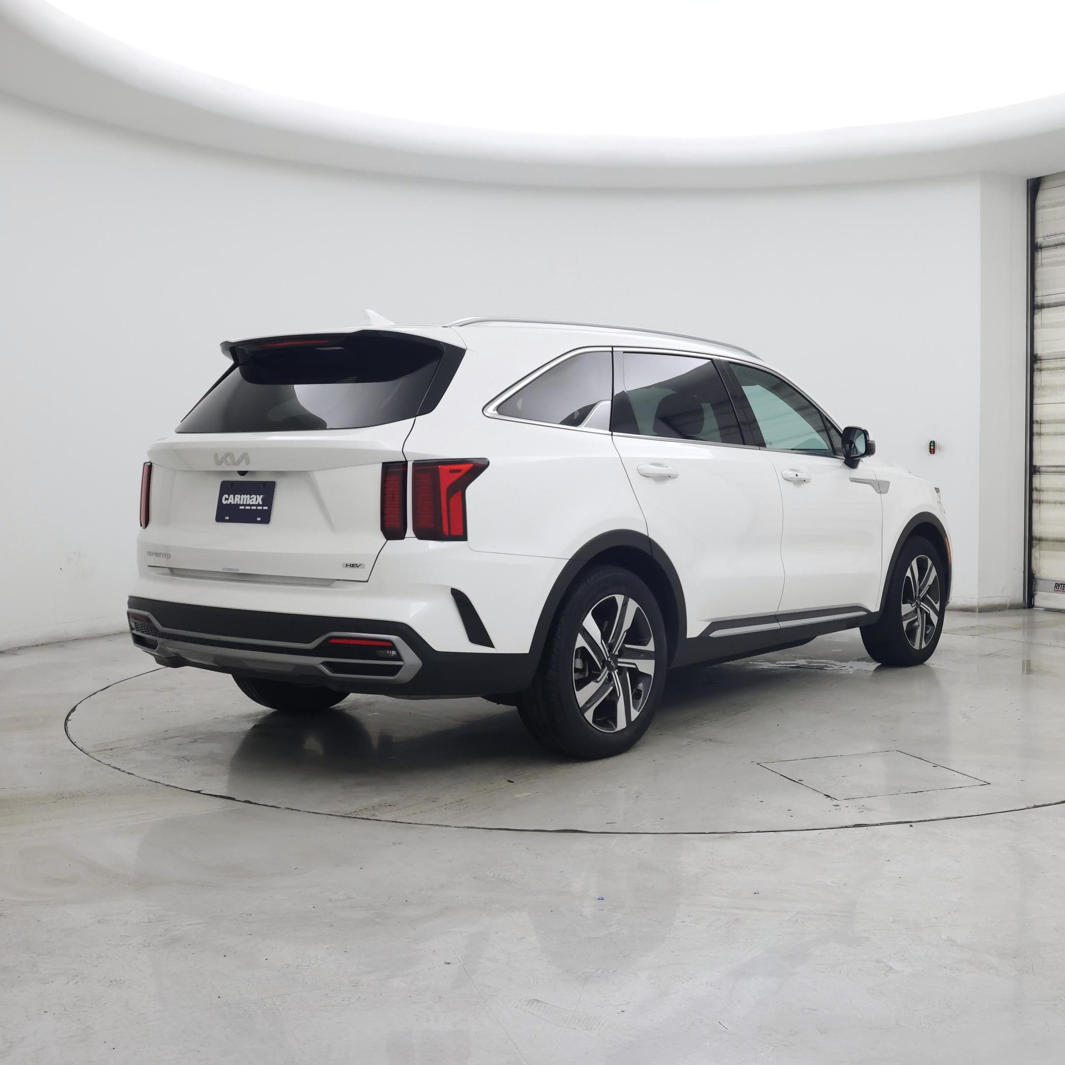 Thumbnail: 2023 Kia Sorento - 8