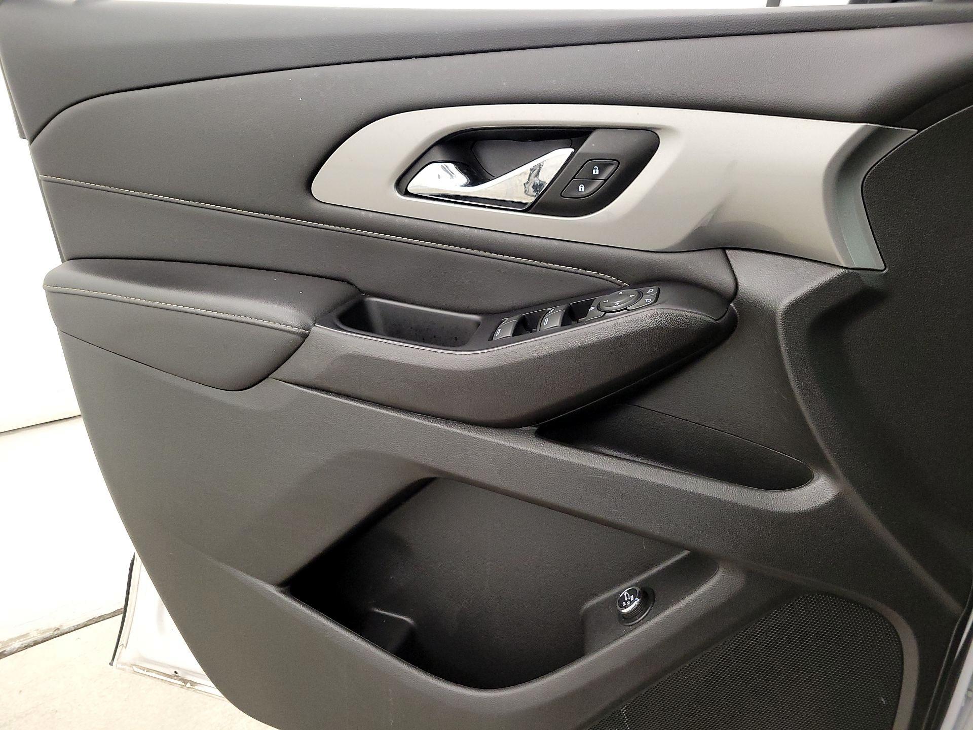 Thumbnail: 2023 Chevrolet Traverse - 12