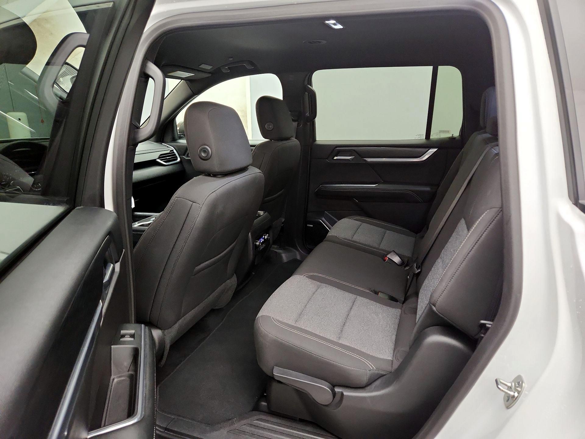 Thumbnail: 2025 GMC Acadia - 19