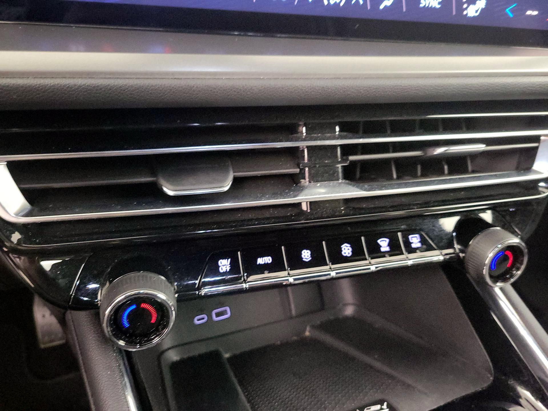 Thumbnail: 2025 Chevrolet Traverse - 17