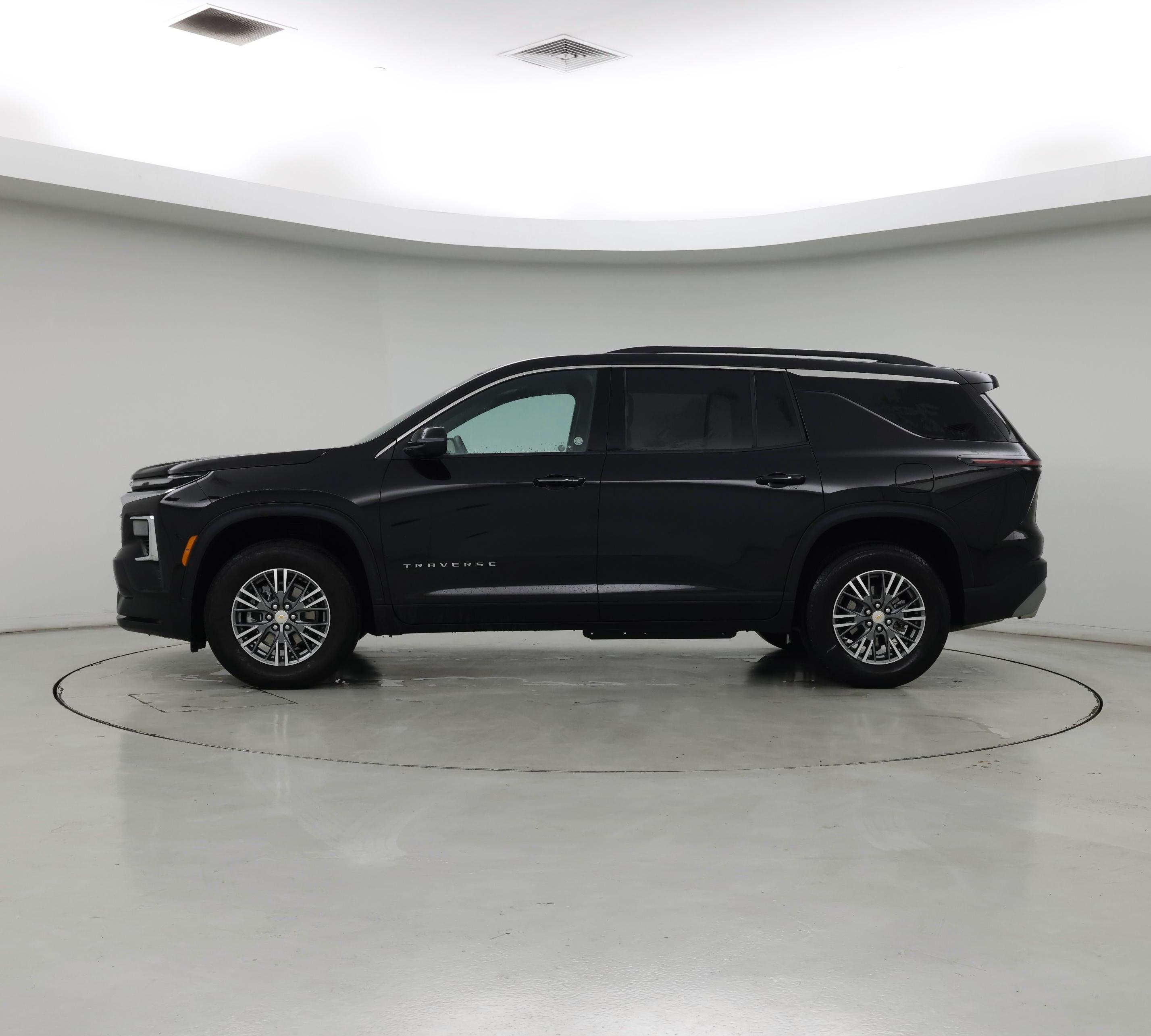 Thumbnail: 2025 Chevrolet Traverse - 3