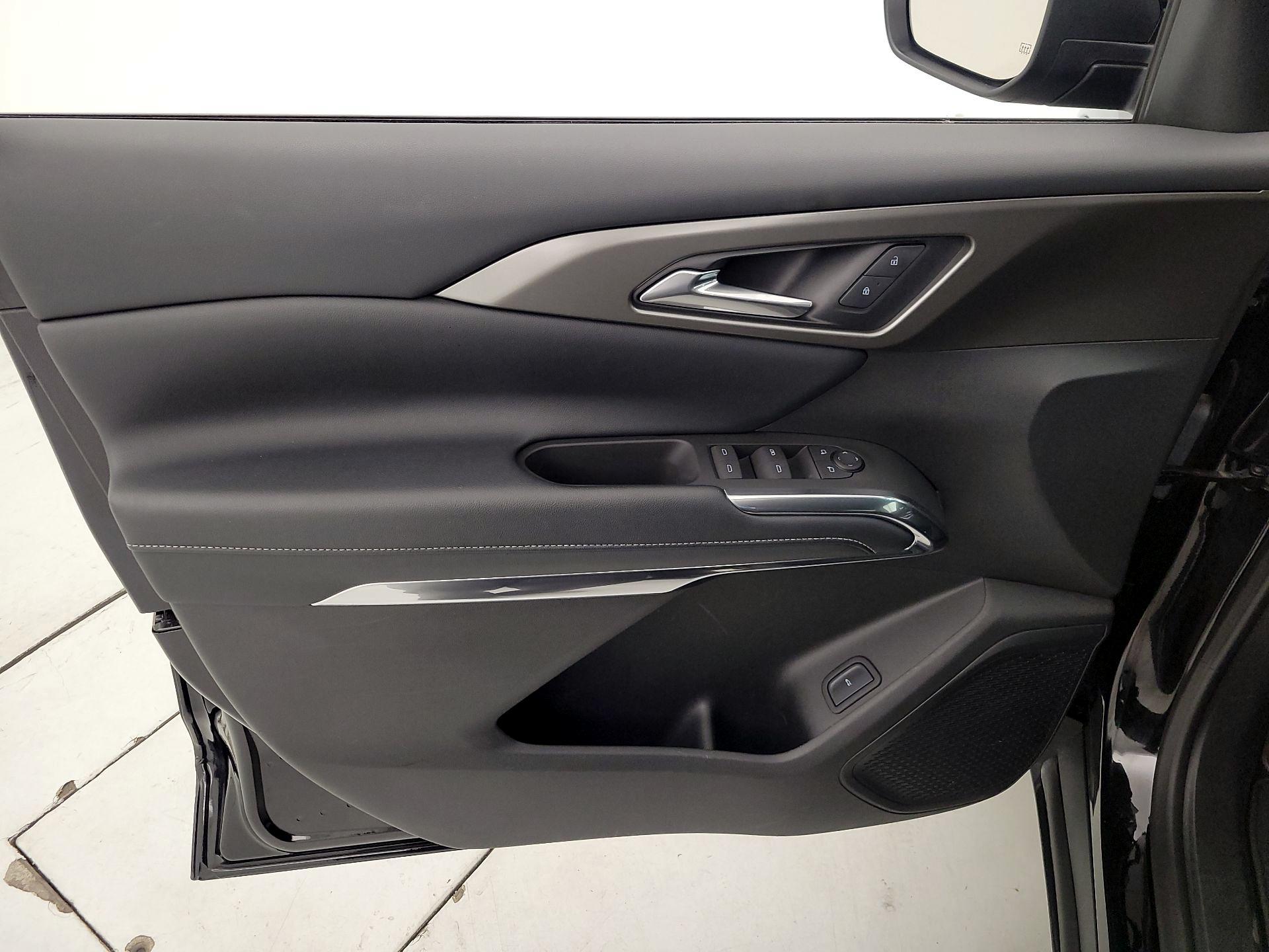 Thumbnail: 2025 Chevrolet Traverse - 12