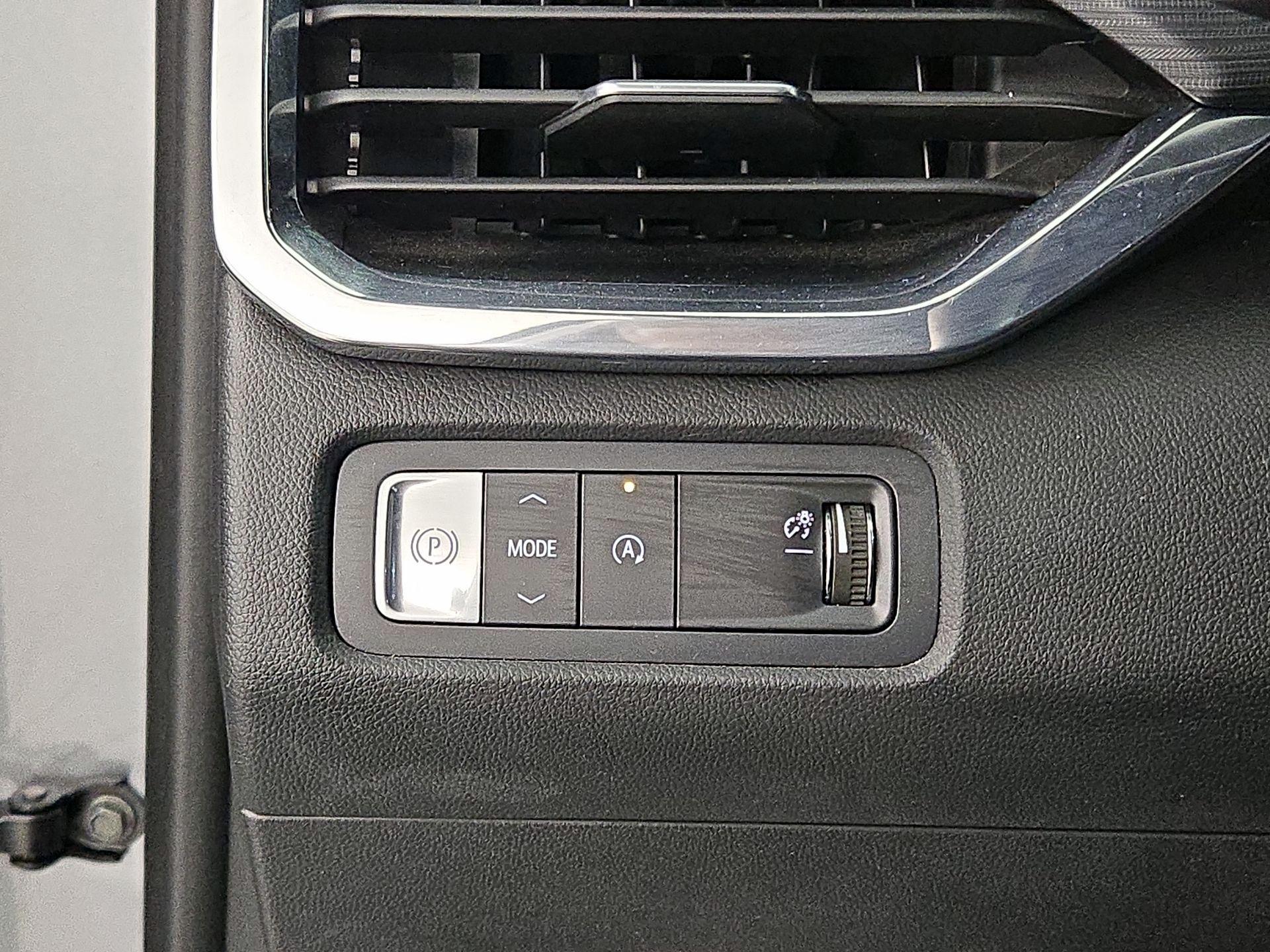 Thumbnail: 2025 GMC Acadia - 13