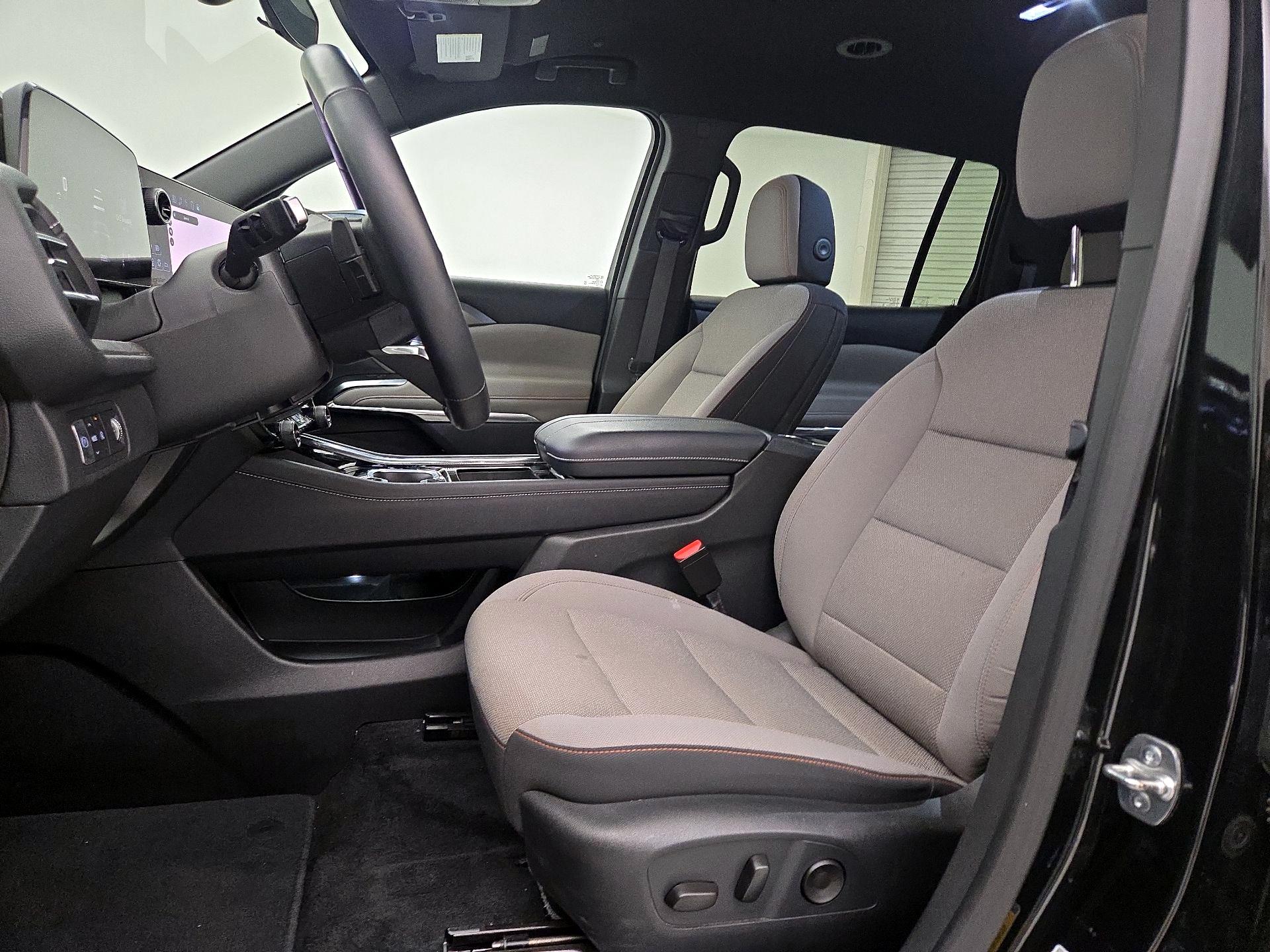 Thumbnail: 2025 Chevrolet Traverse - 11