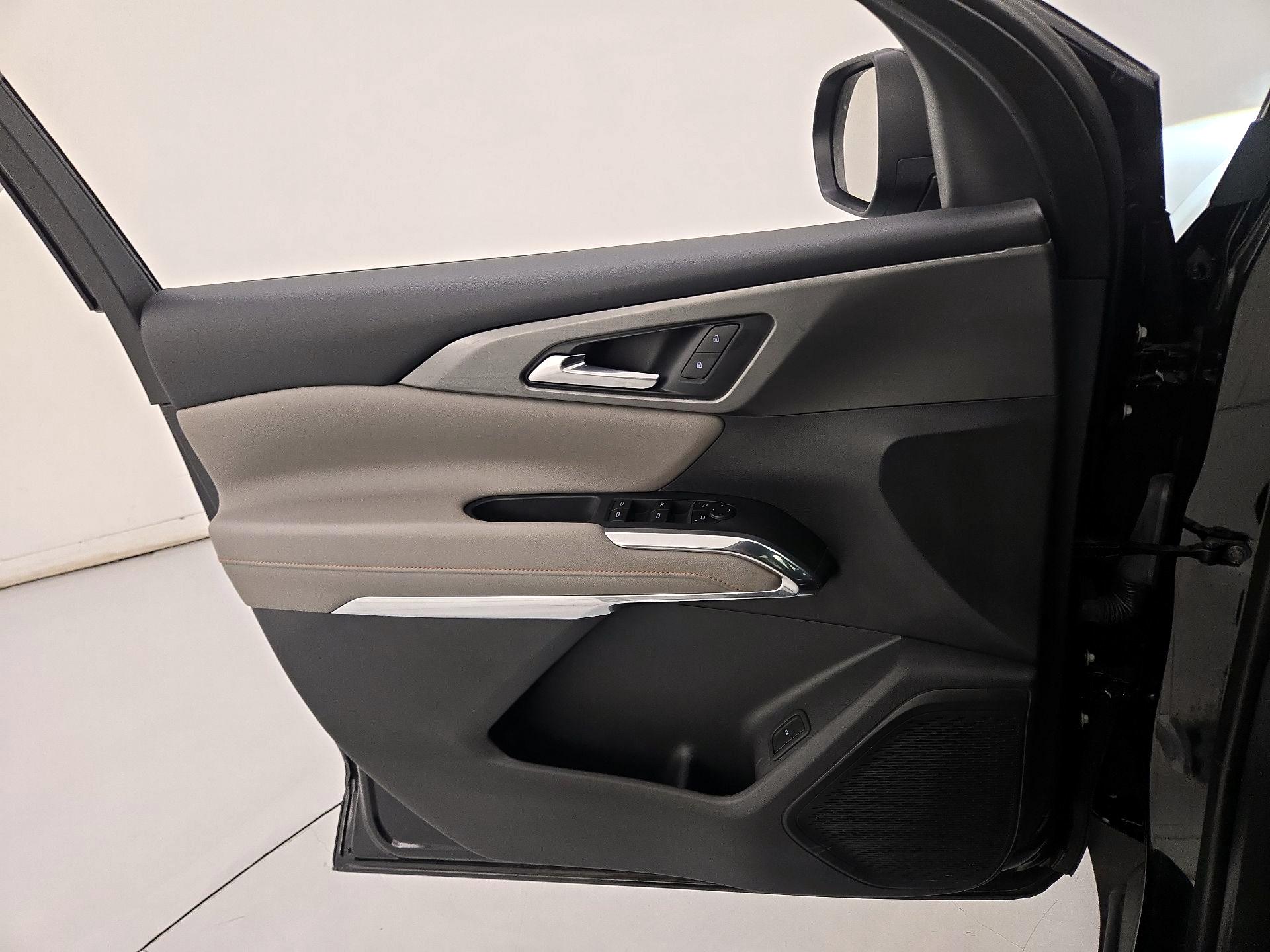 Thumbnail: 2025 Chevrolet Traverse - 12