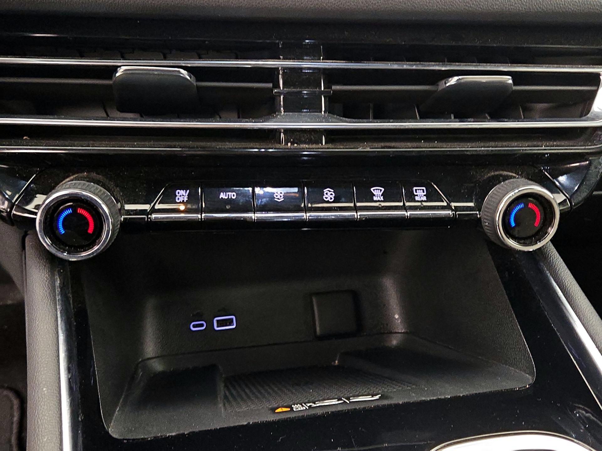 Thumbnail: 2025 Chevrolet Traverse - 16