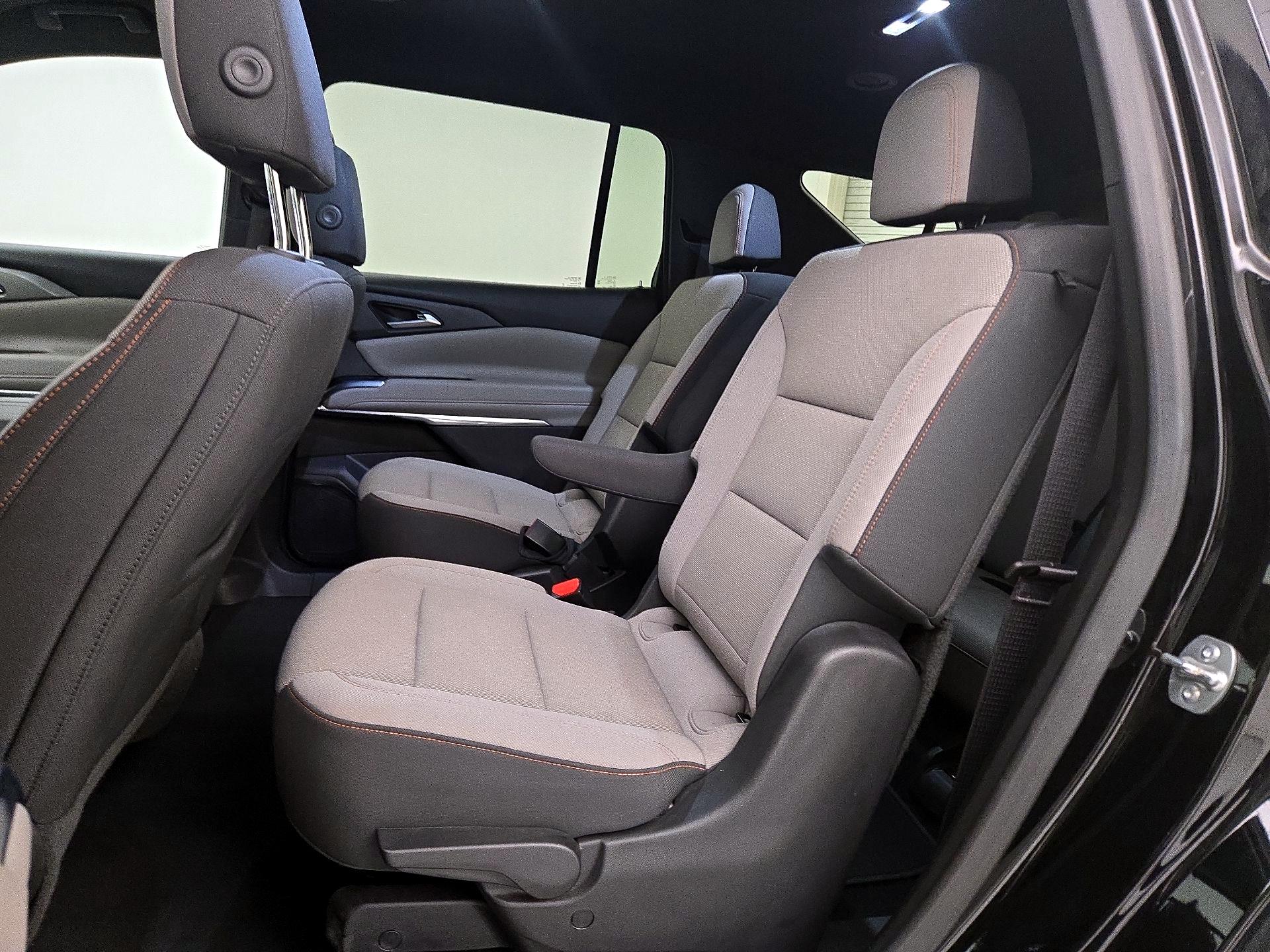 Thumbnail: 2025 Chevrolet Traverse - 19