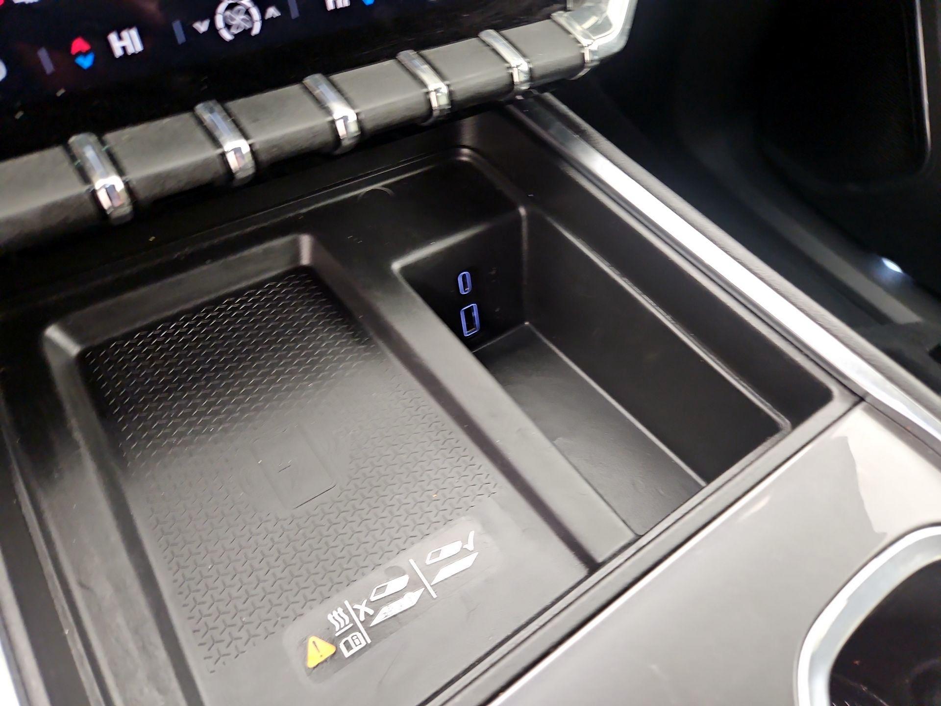 Thumbnail: 2025 GMC Acadia - 18