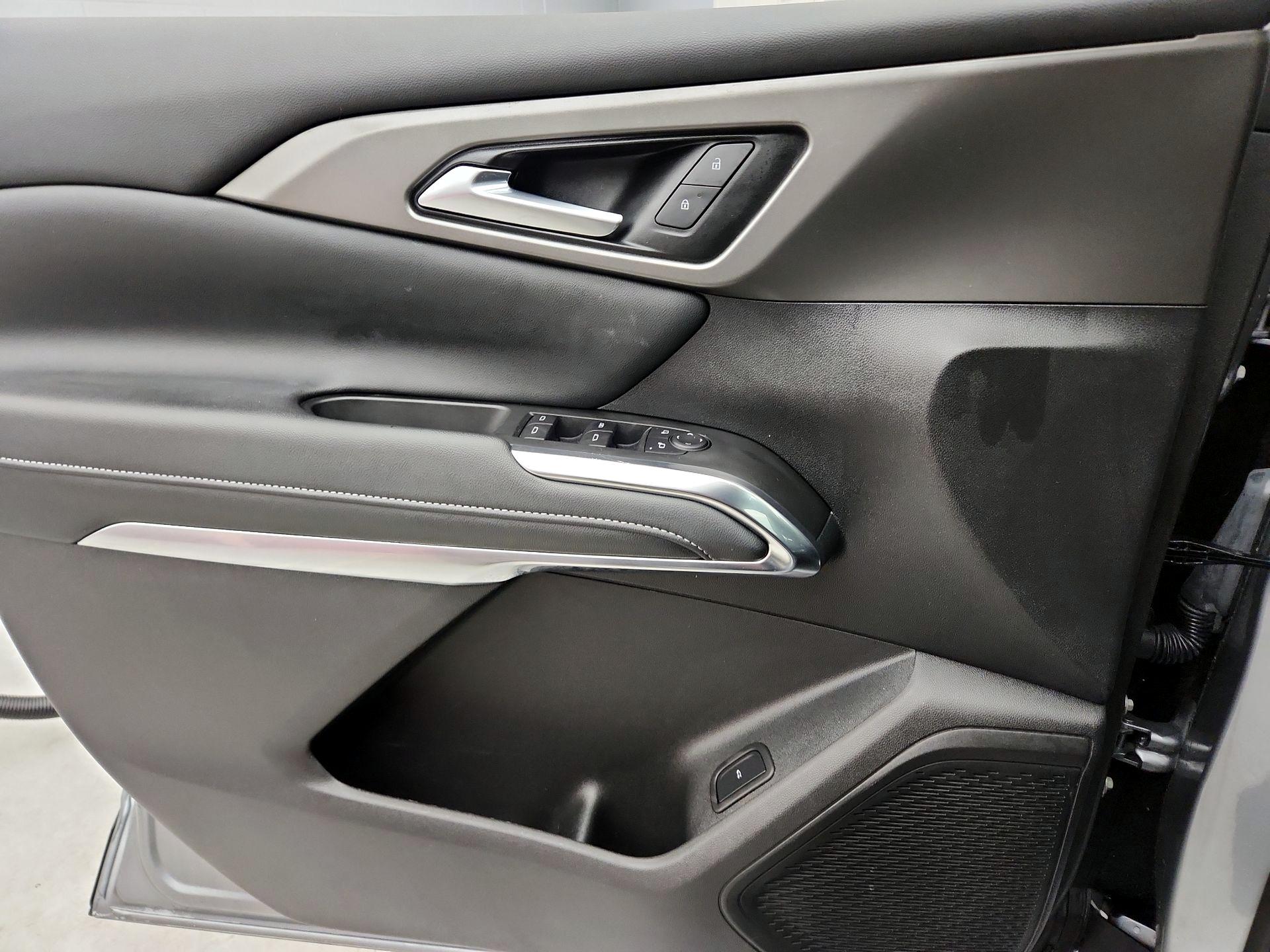 Thumbnail: 2025 Chevrolet Traverse - 12