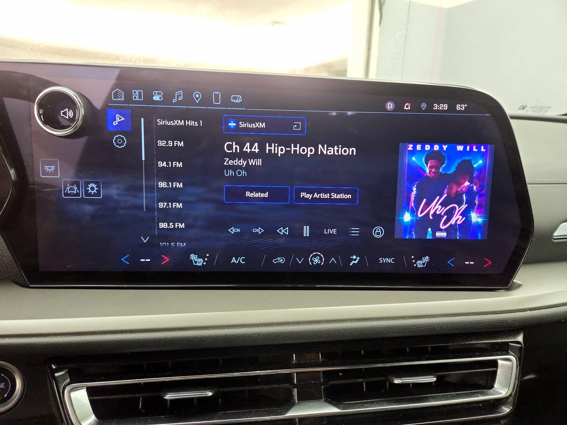 Thumbnail: 2025 Chevrolet Traverse - 16