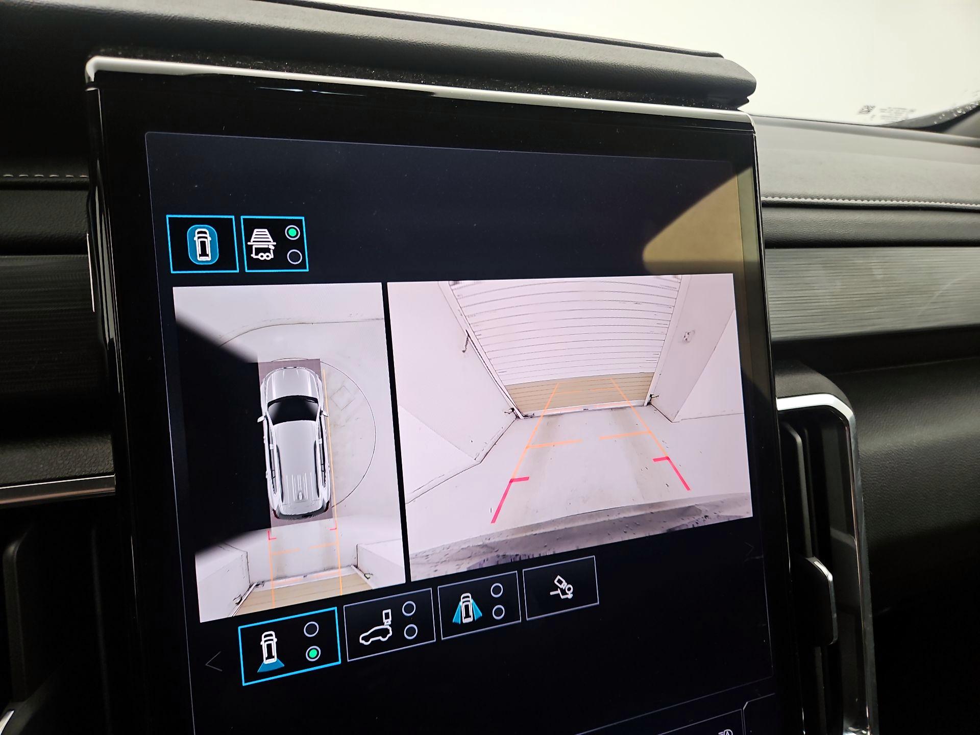 Thumbnail: 2025 GMC Acadia - 15