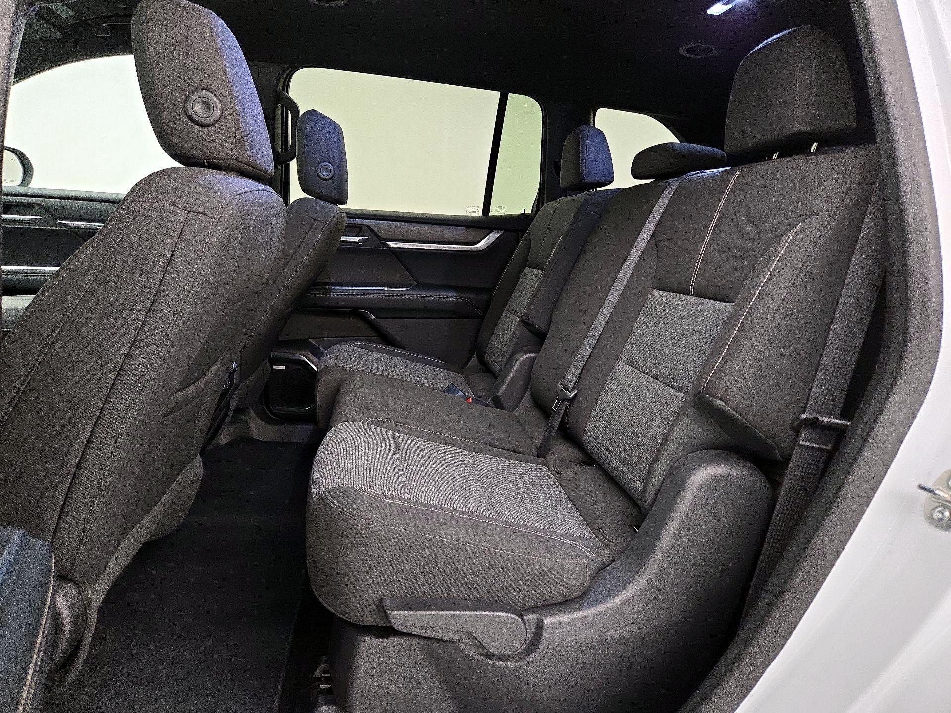 Thumbnail: 2025 GMC Acadia - 19