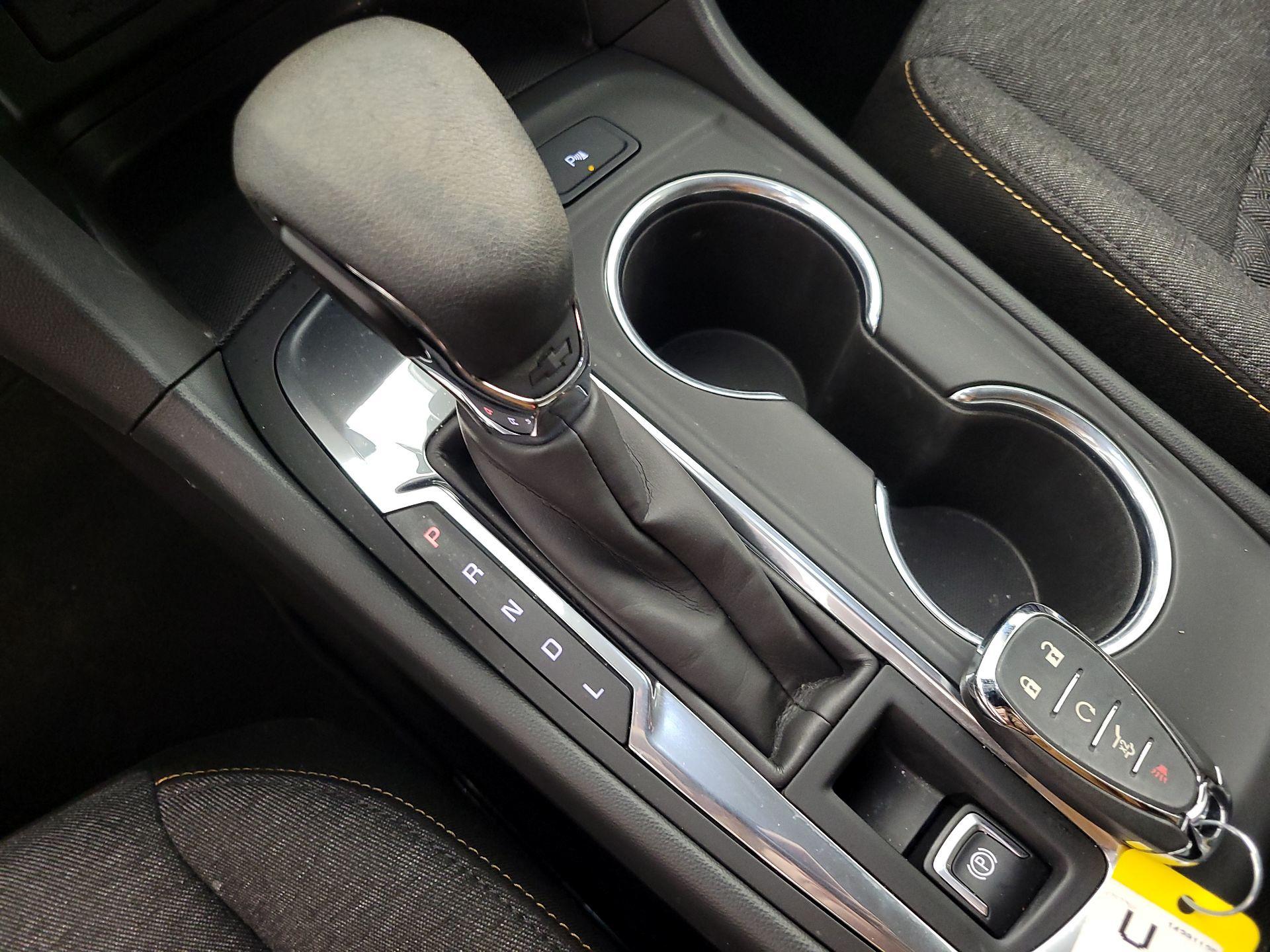 Thumbnail: 2022 Chevrolet Equinox - 17