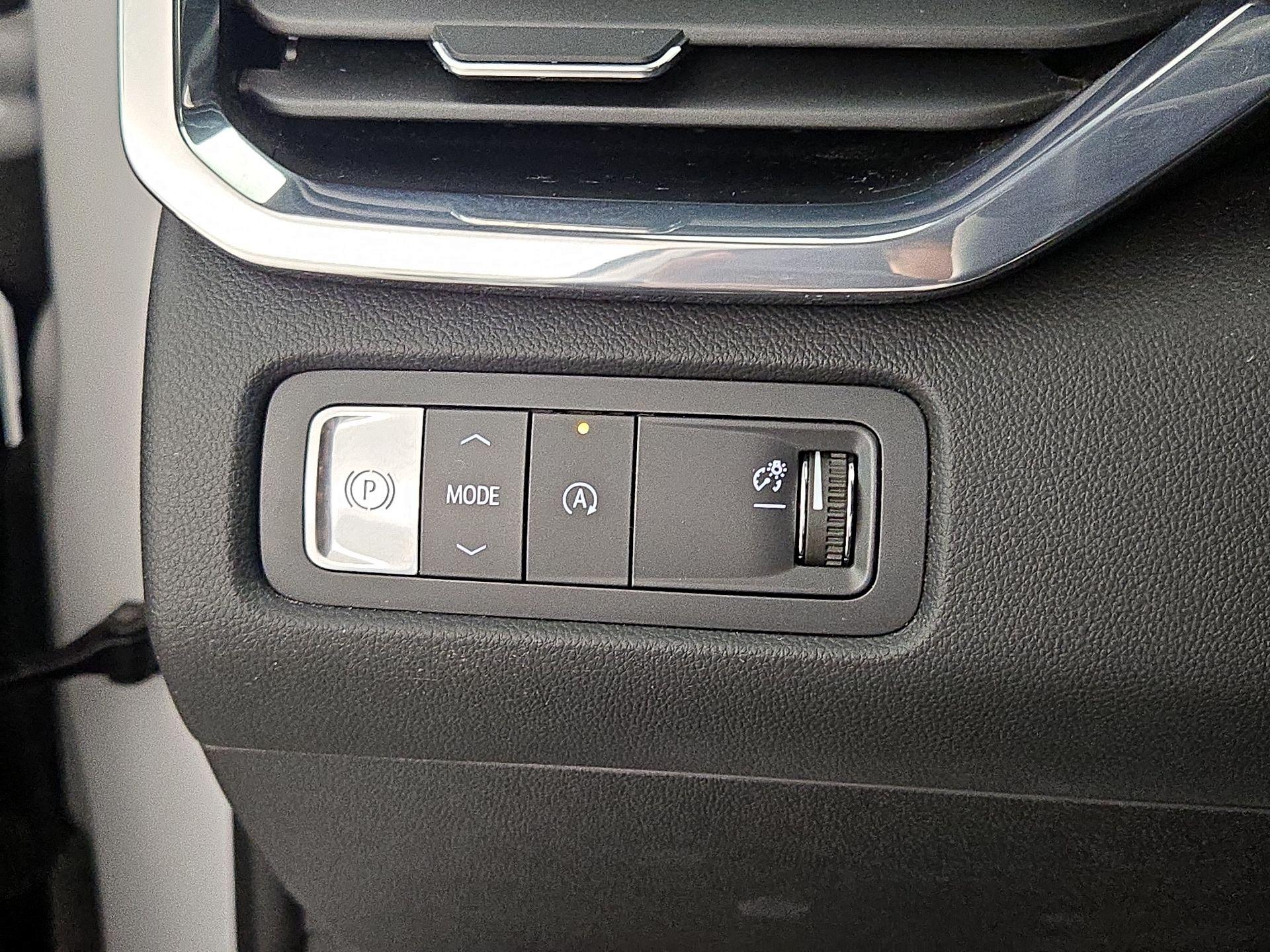 Thumbnail: 2025 GMC Acadia - 13