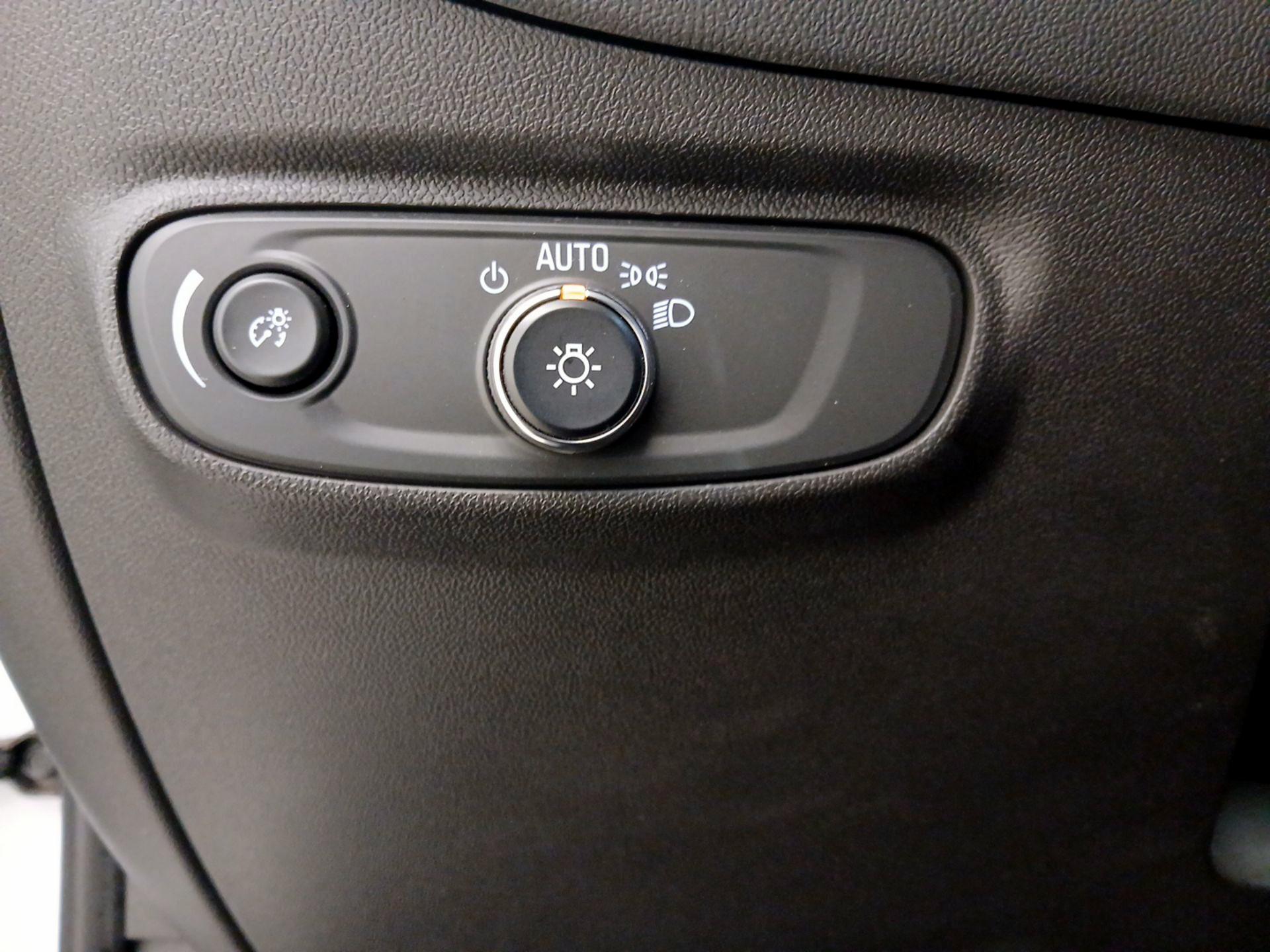 Thumbnail: 2022 Chevrolet Equinox - 13