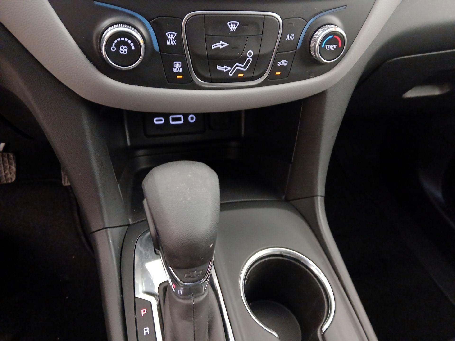 Thumbnail: 2022 Chevrolet Equinox - 16