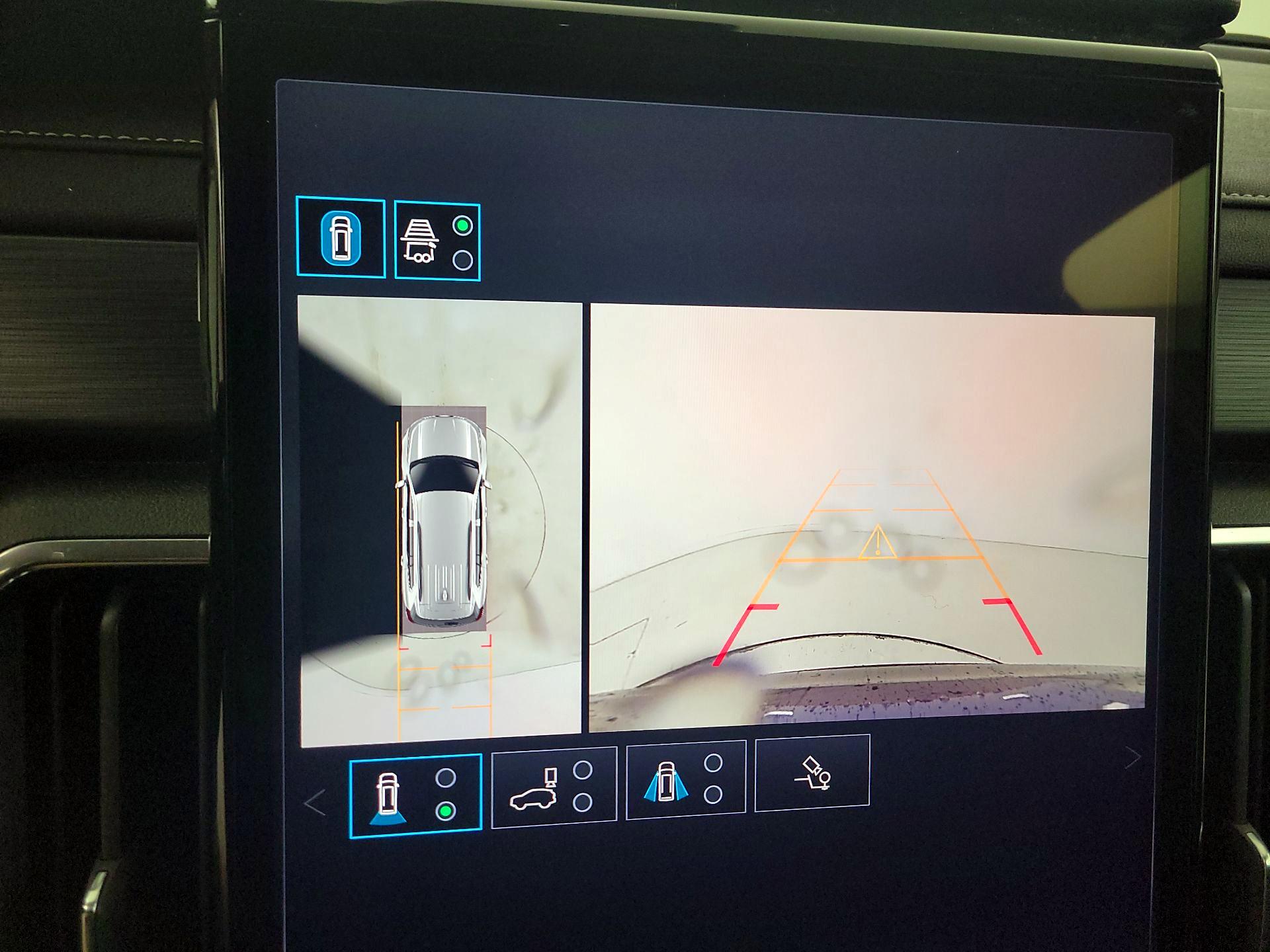 Thumbnail: 2025 GMC Acadia - 15