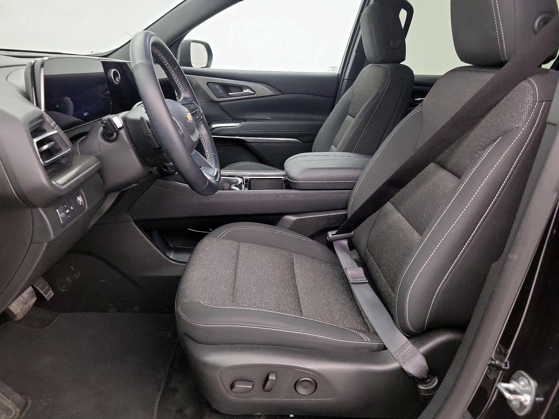 Thumbnail: 2025 Chevrolet Traverse - 11