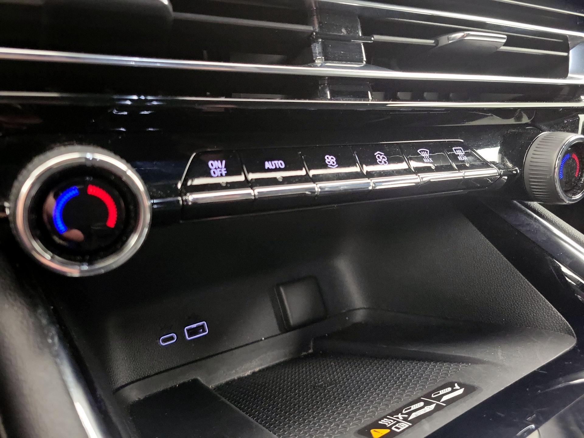 Thumbnail: 2025 Chevrolet Traverse - 16