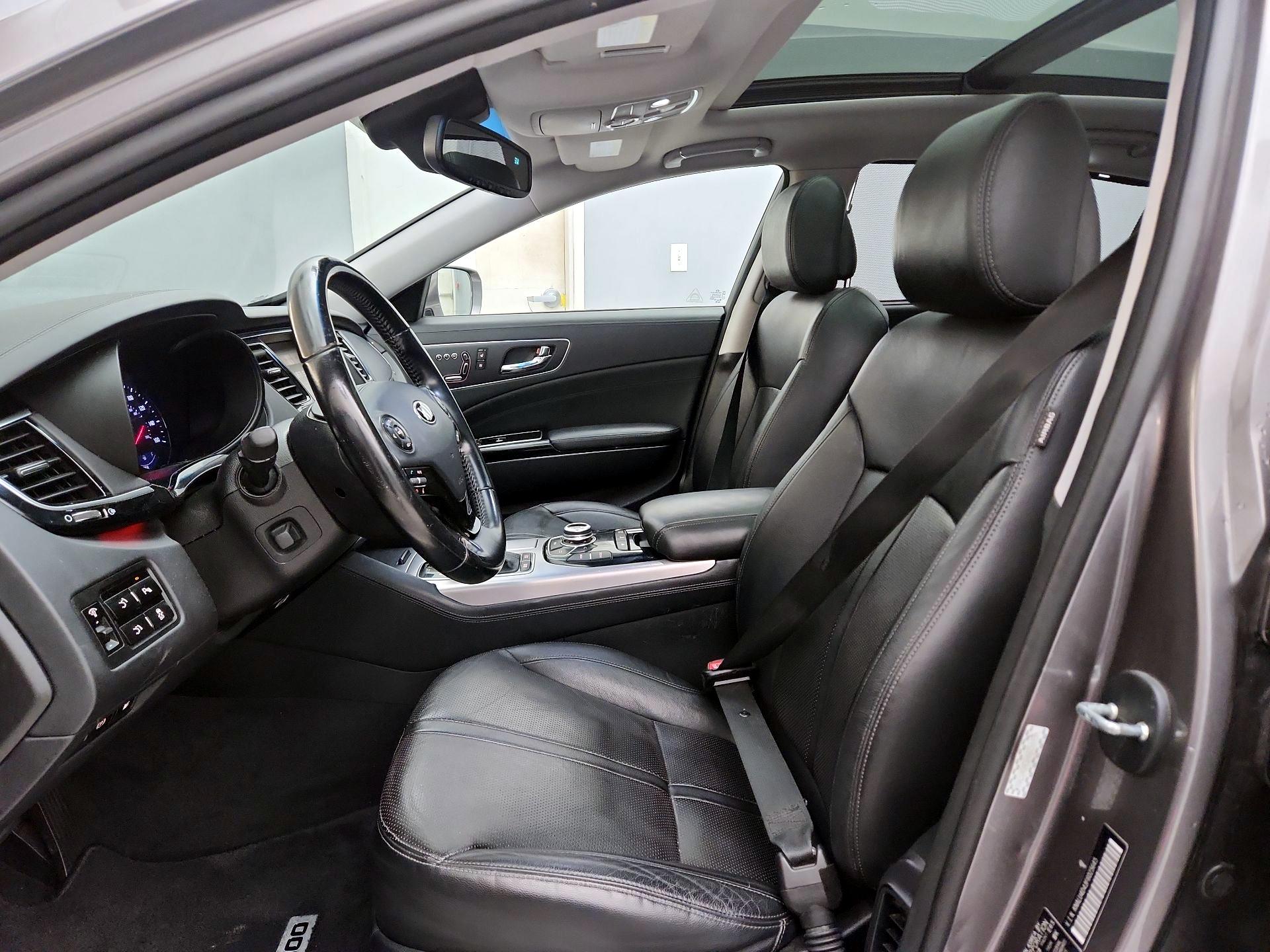 Thumbnail: 2015 Kia K900 - 11