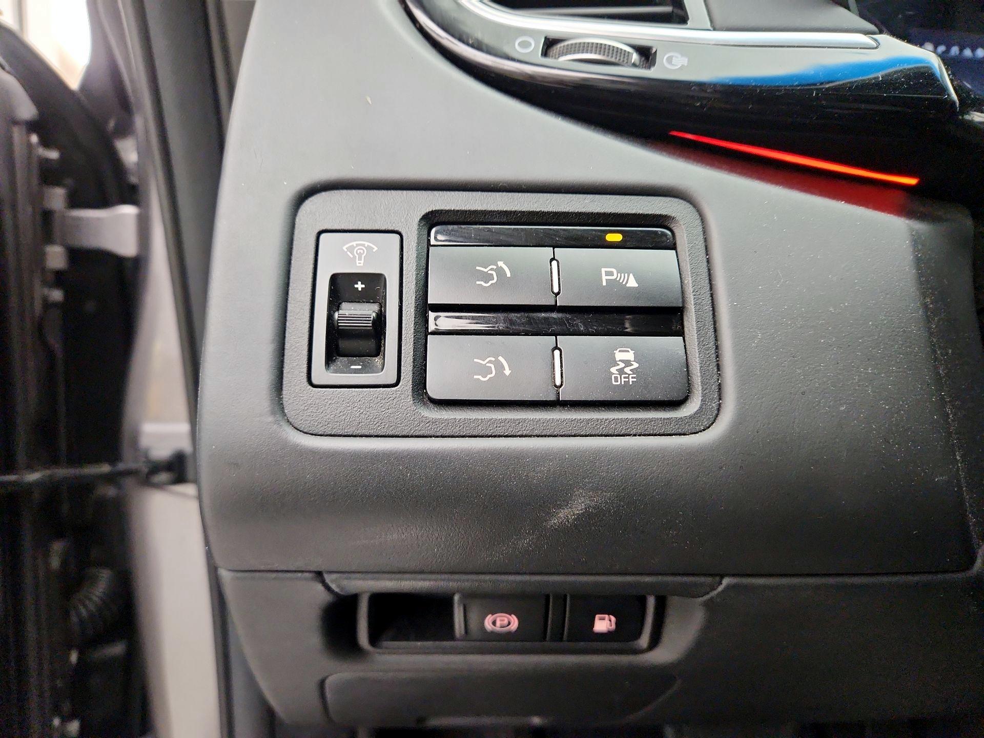 Thumbnail: 2015 Kia K900 - 13