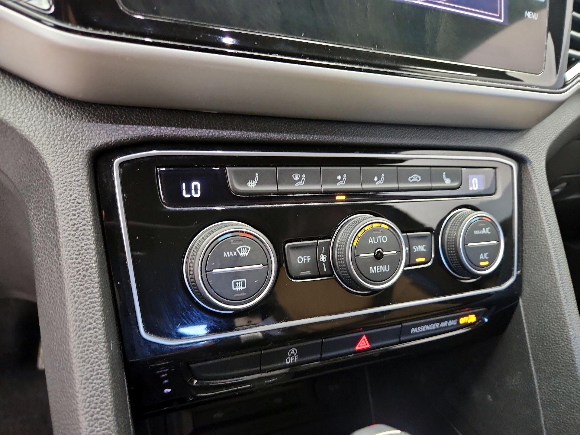 Thumbnail: 2022 Volkswagen Atlas - 16