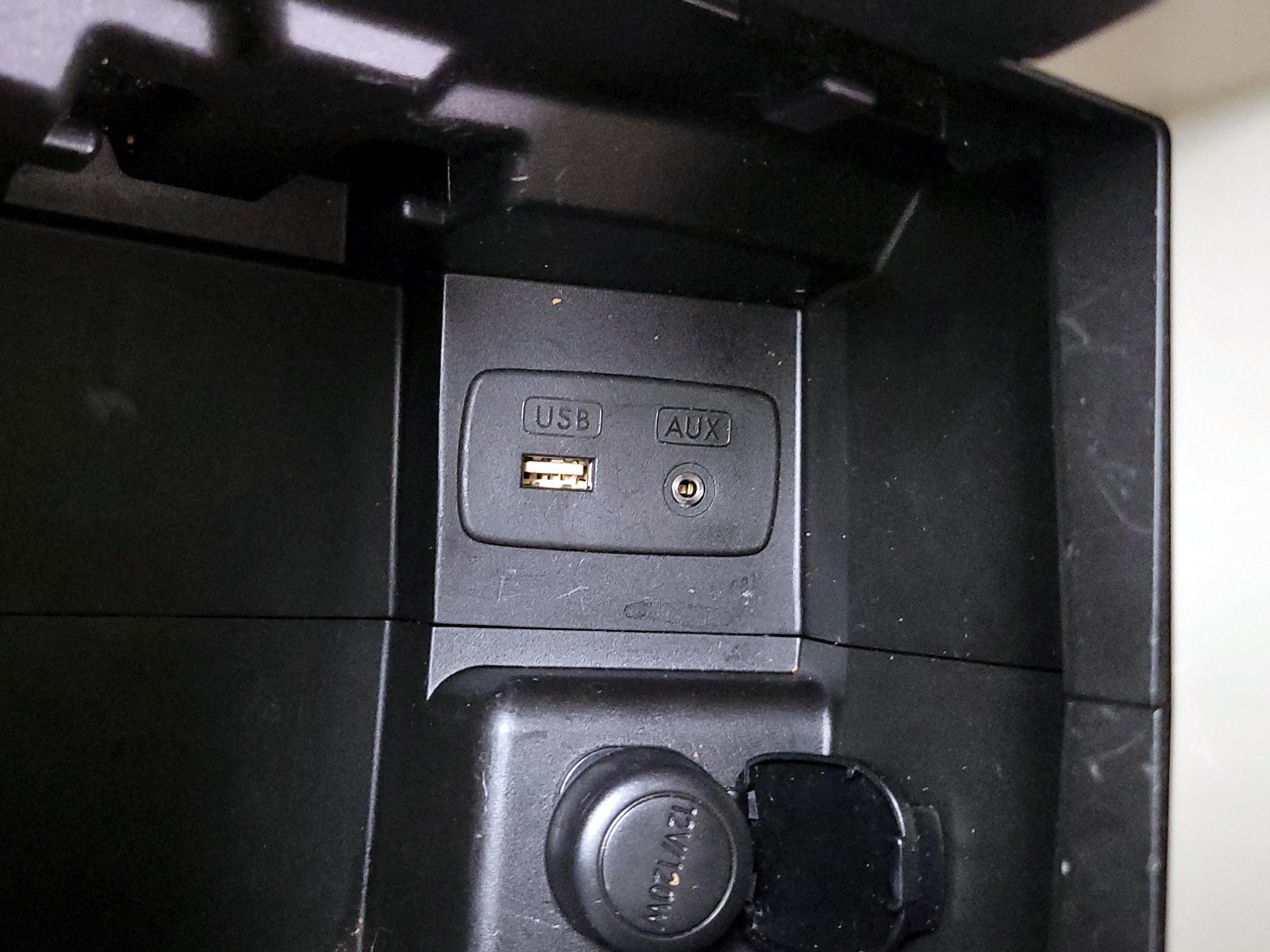 Thumbnail: 2014 Subaru XV Crosstrek - 17