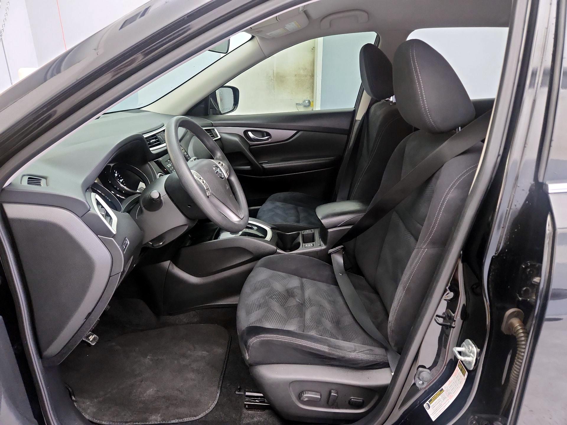 Thumbnail: 2016 Nissan Rogue - 11