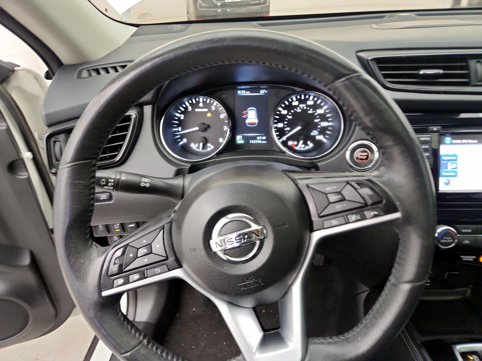 Thumbnail: 2017 Nissan Rogue - 10