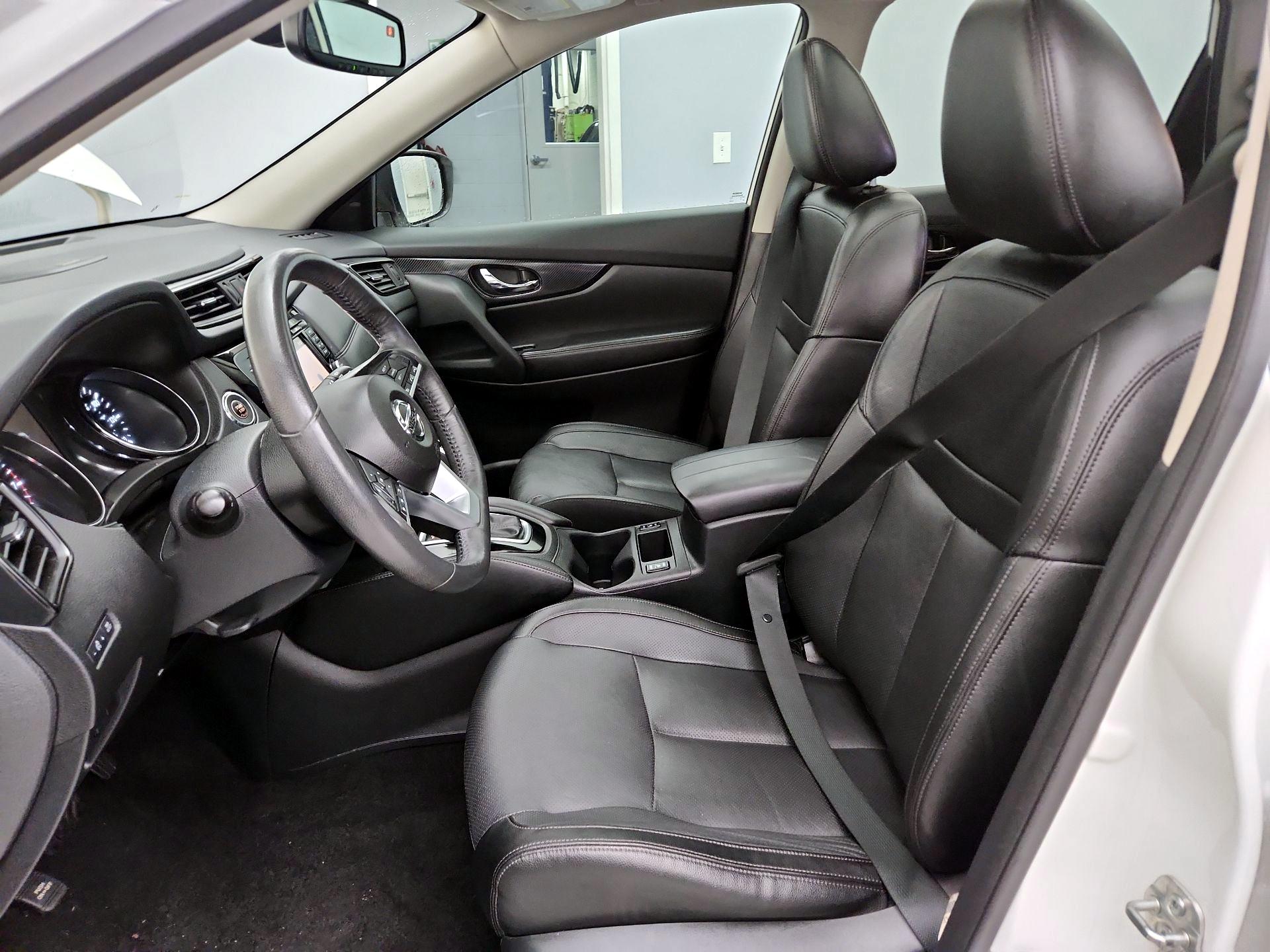 Thumbnail: 2017 Nissan Rogue - 11