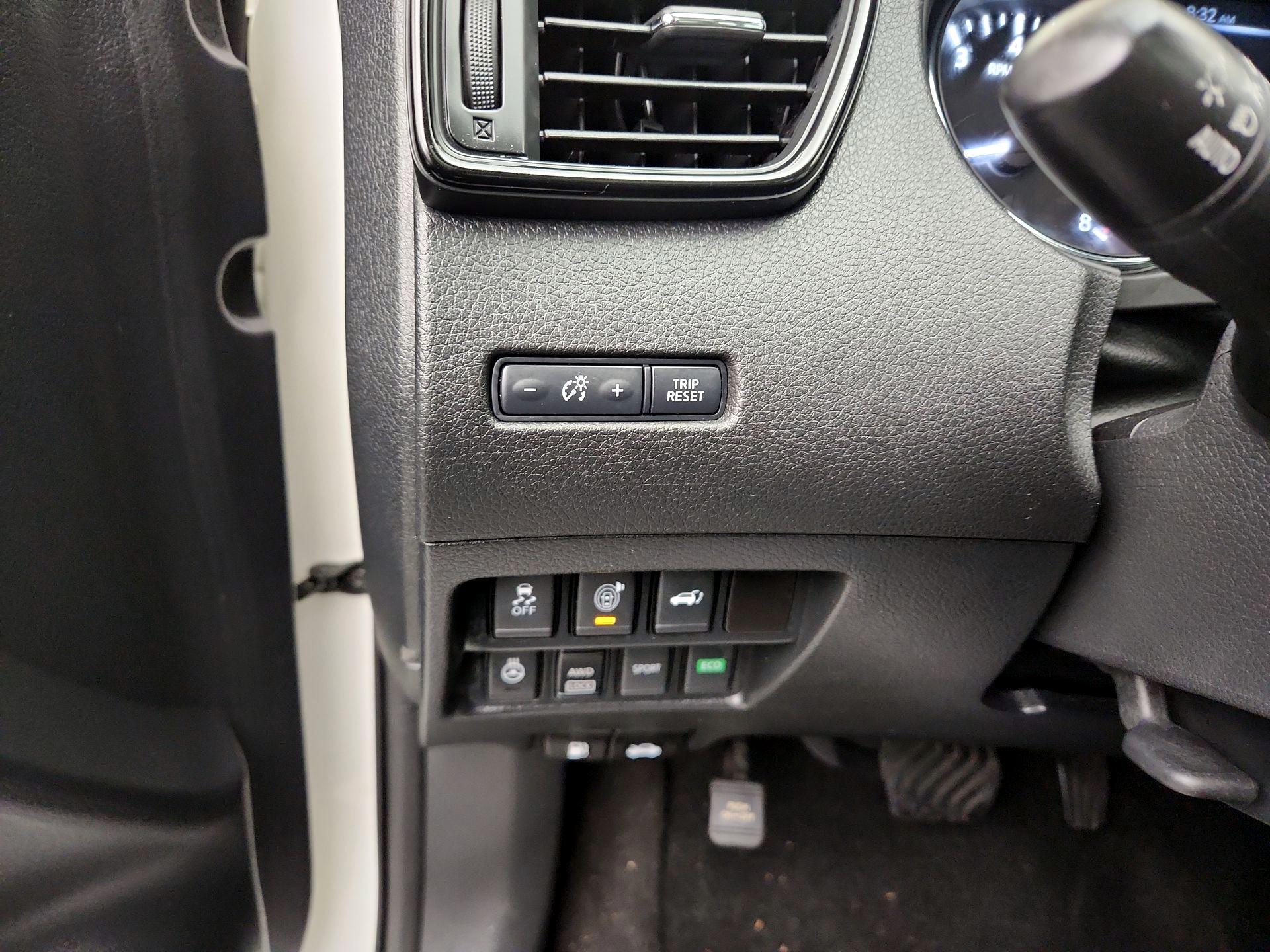 Thumbnail: 2017 Nissan Rogue - 13