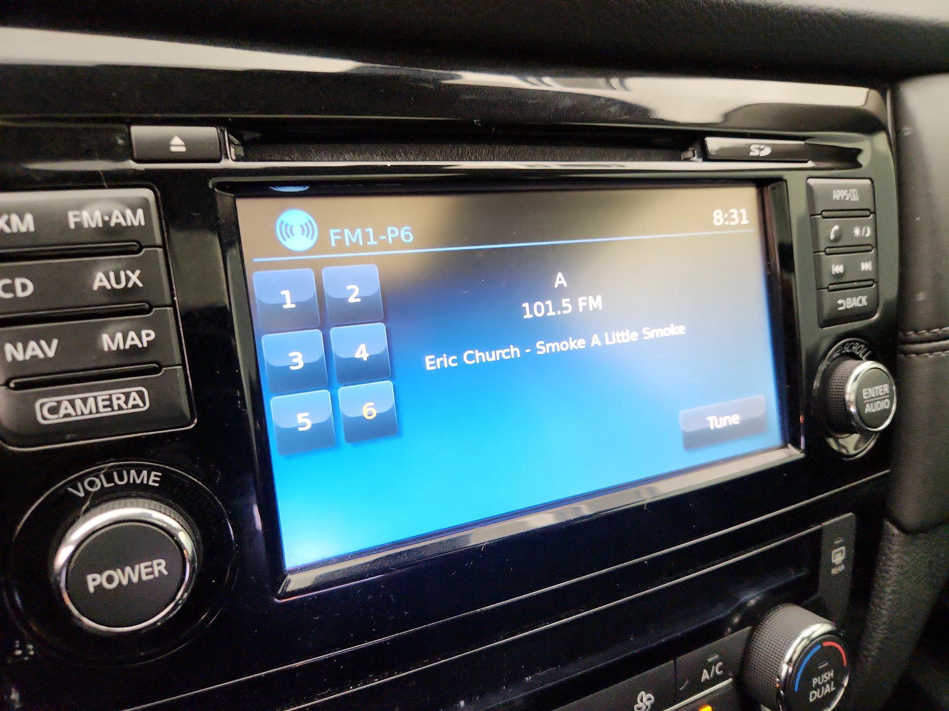 Thumbnail: 2017 Nissan Rogue - 16