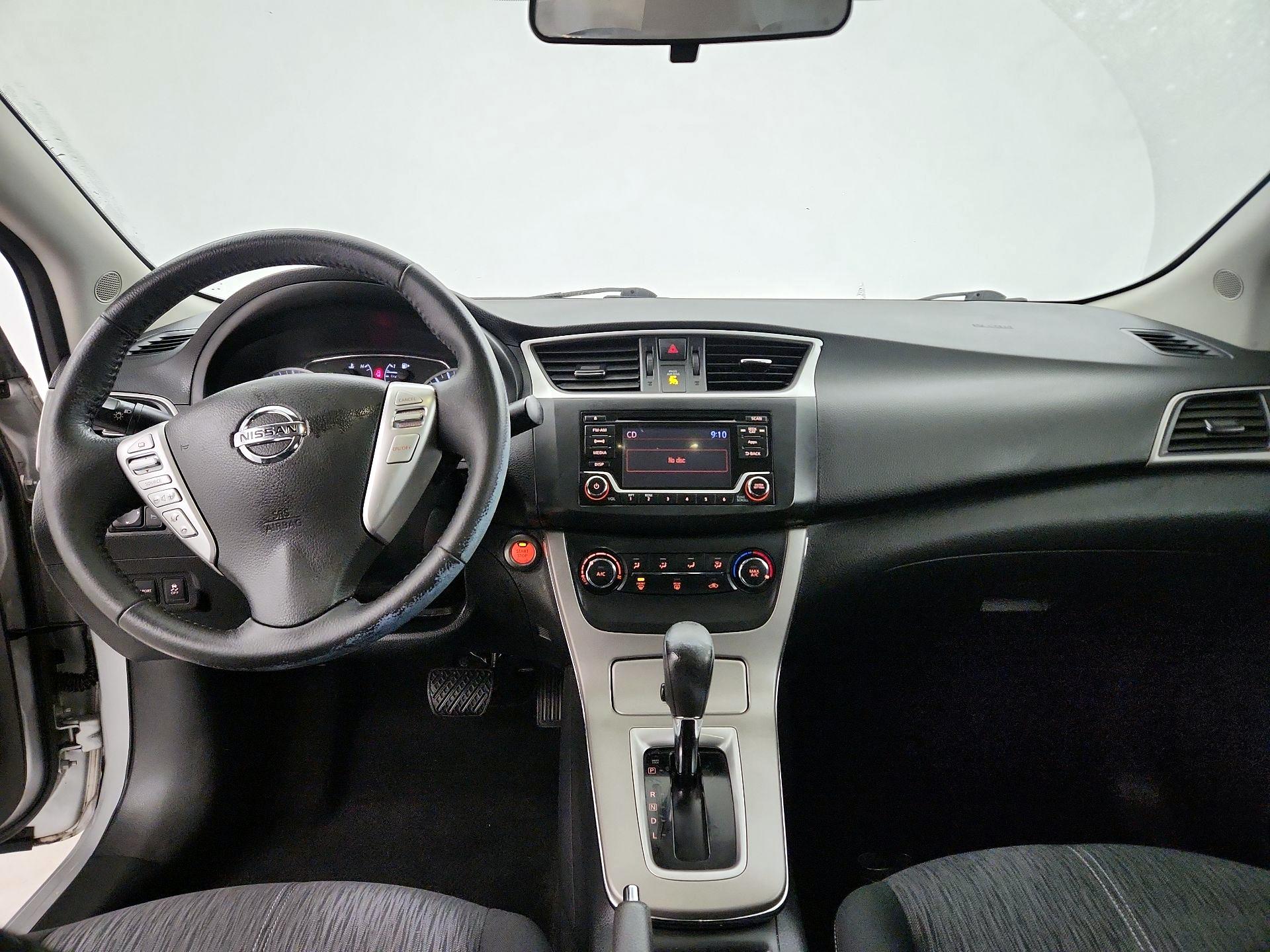 Thumbnail: 2015 Nissan Sentra - 9