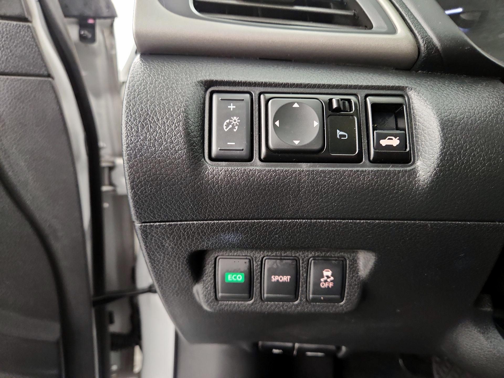 Thumbnail: 2015 Nissan Sentra - 13