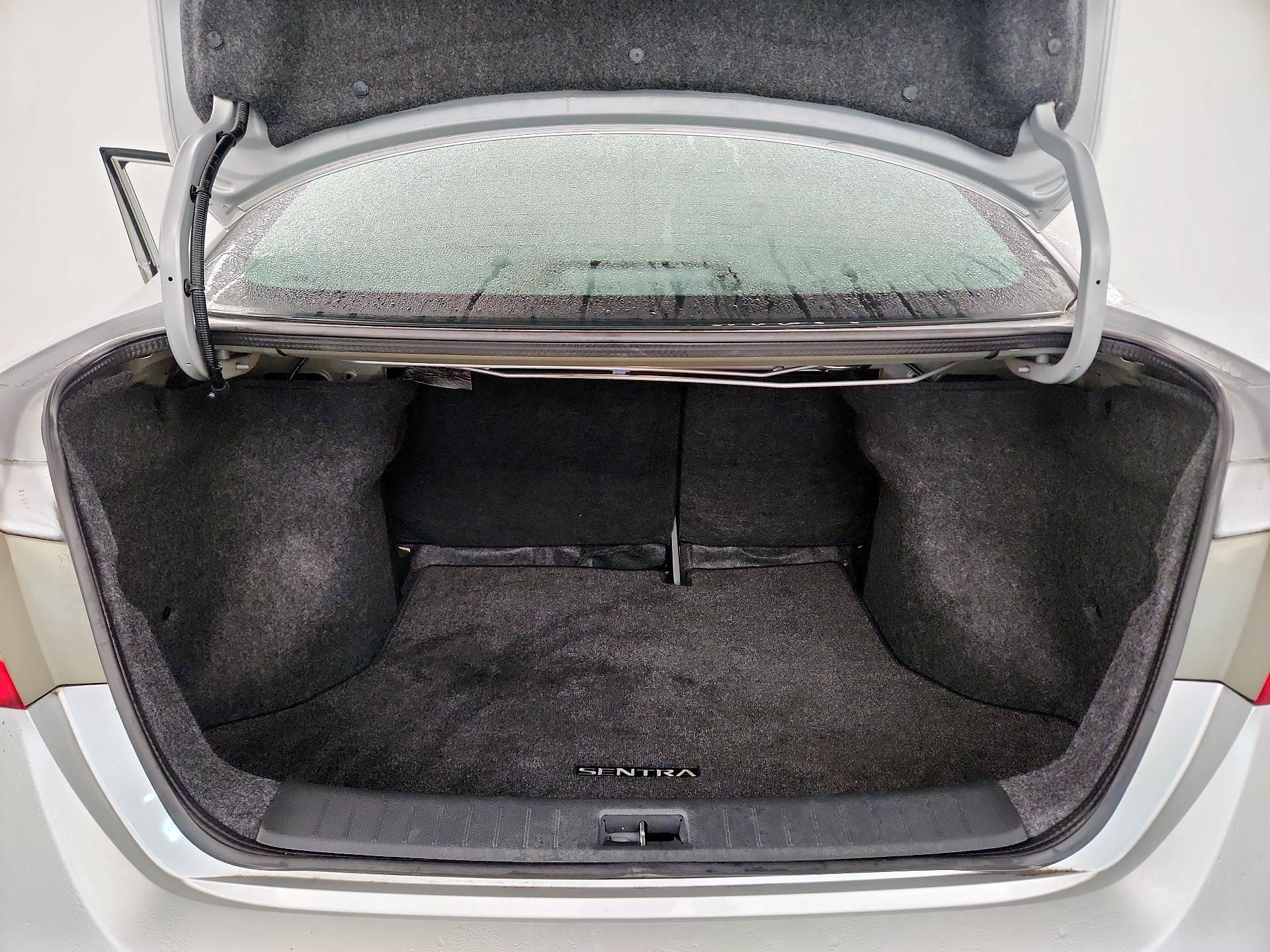 Thumbnail: 2015 Nissan Sentra - 20