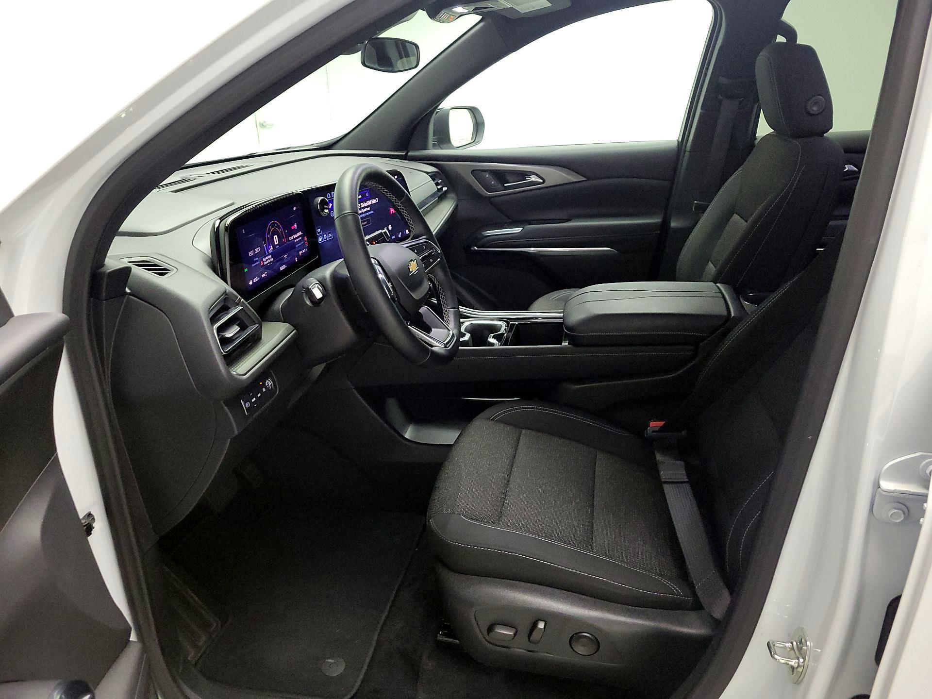 Thumbnail: 2025 Chevrolet Traverse - 11