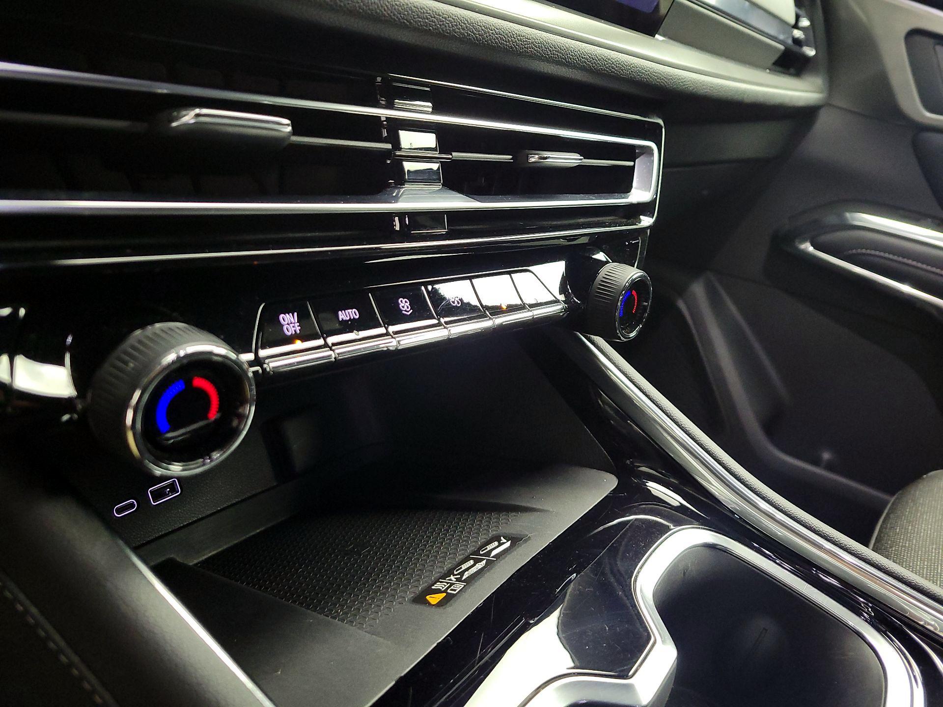 Thumbnail: 2025 Chevrolet Traverse - 15