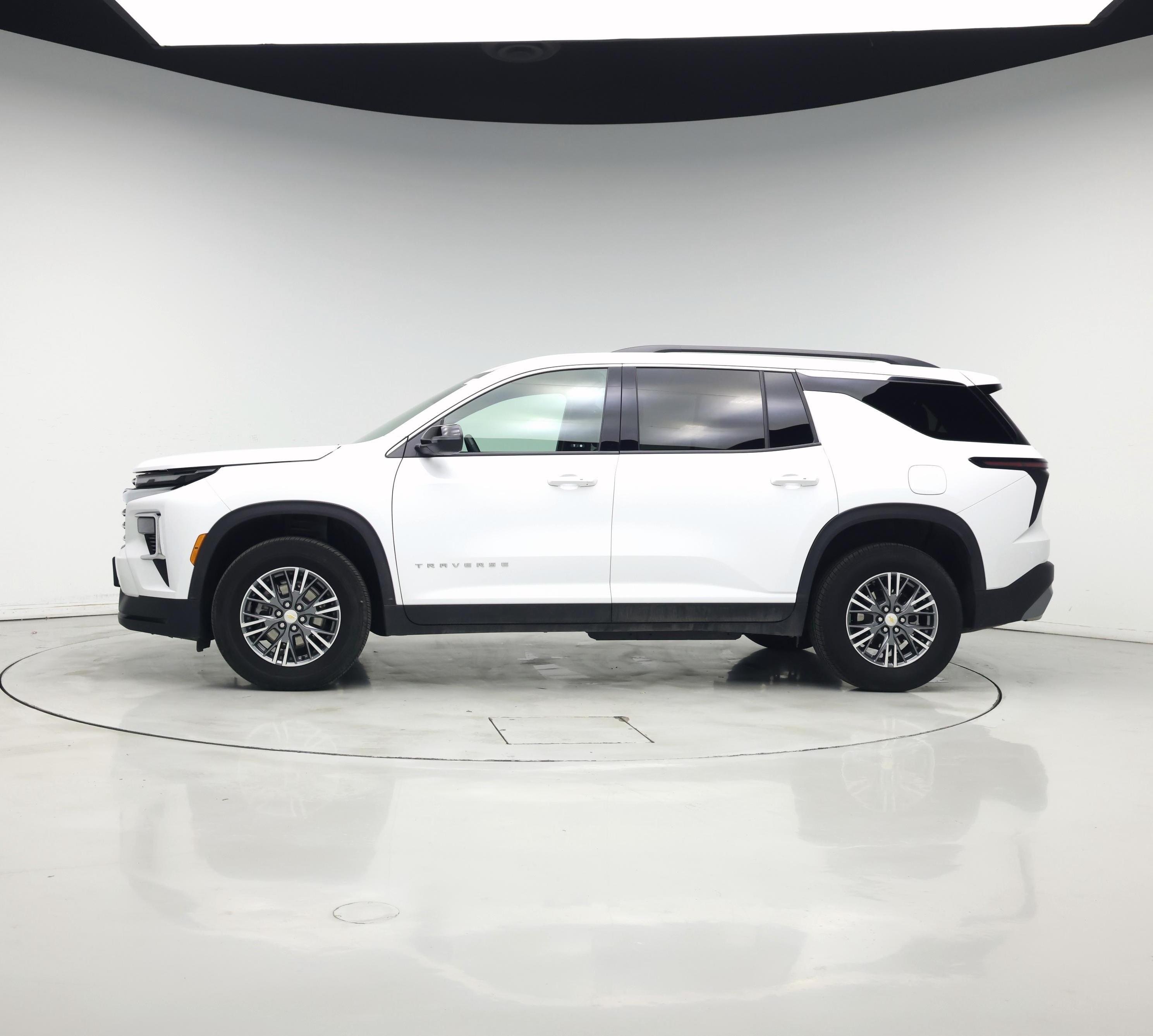 Thumbnail: 2025 Chevrolet Traverse - 3