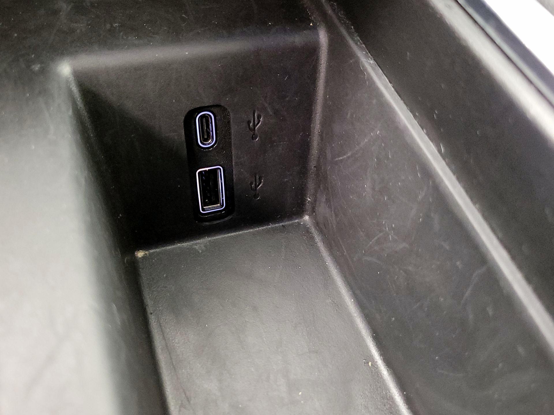 Thumbnail: 2025 GMC Acadia - 18