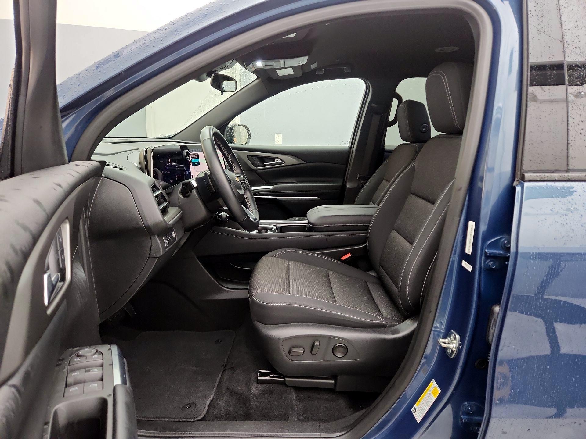 Thumbnail: 2025 Chevrolet Traverse - 11