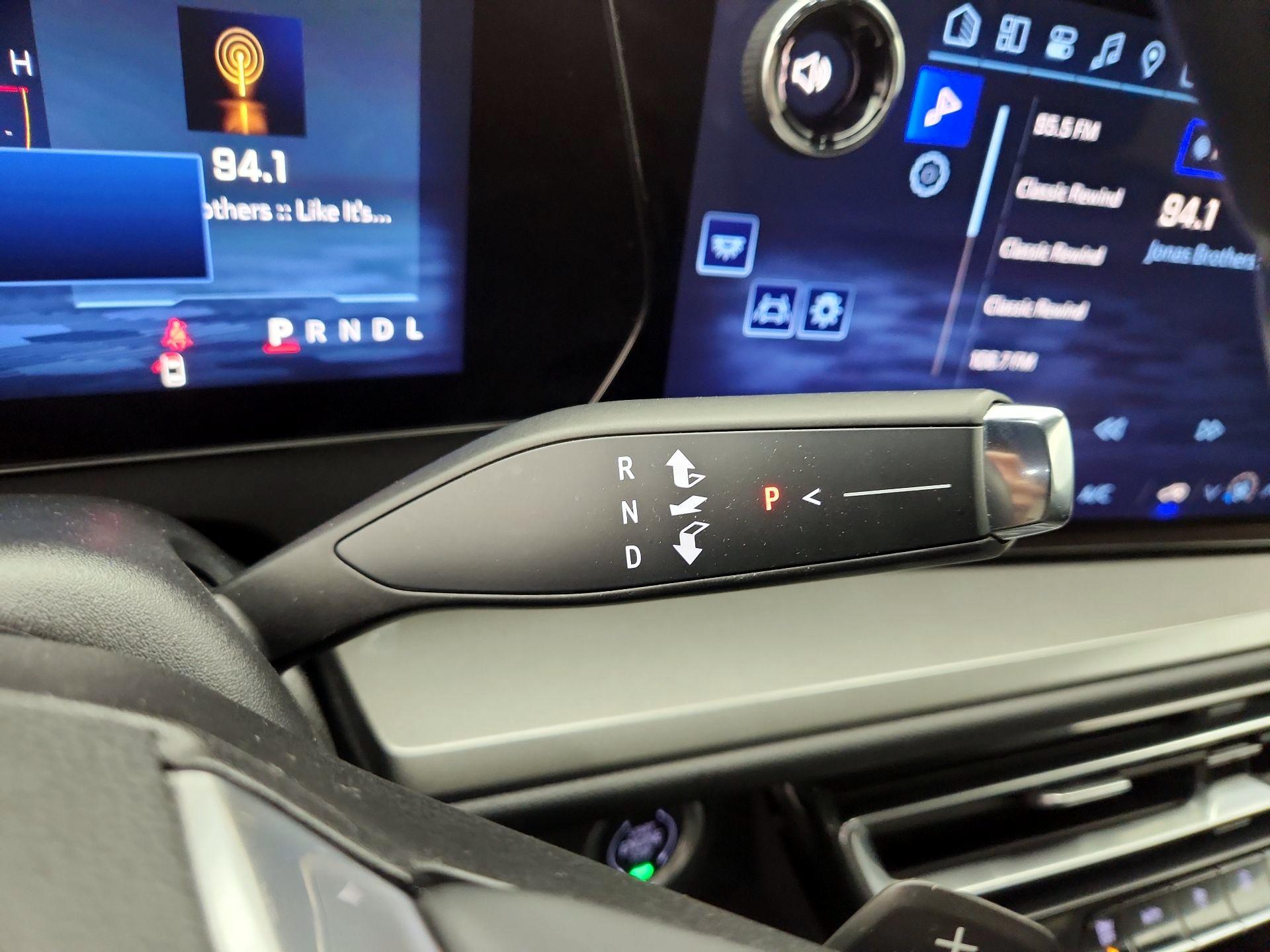 Thumbnail: 2025 Chevrolet Traverse - 18