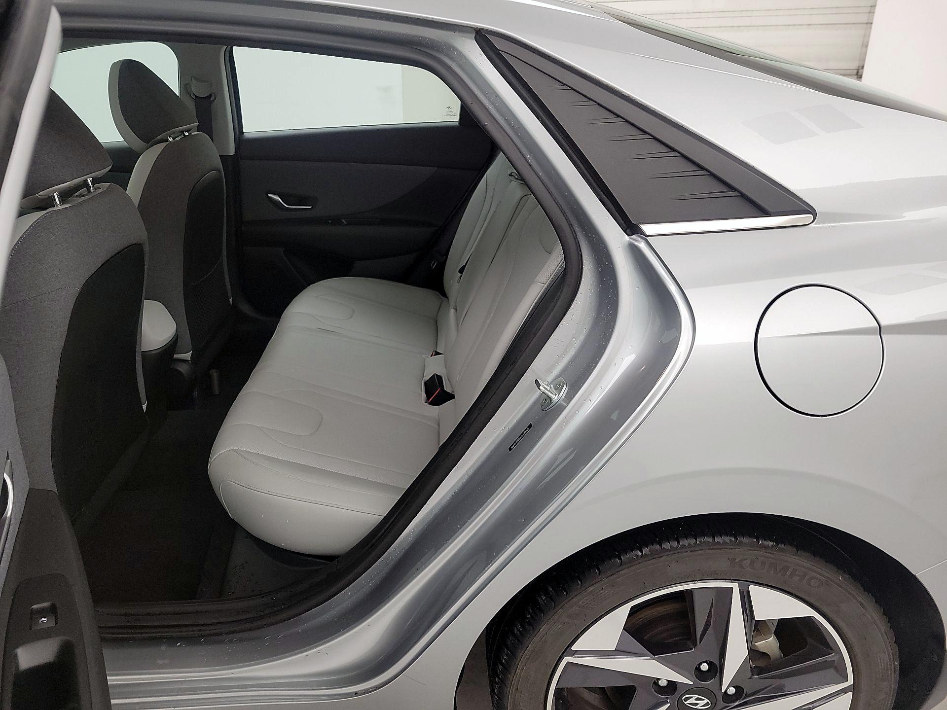 Thumbnail: 2022 Hyundai Elantra - 20